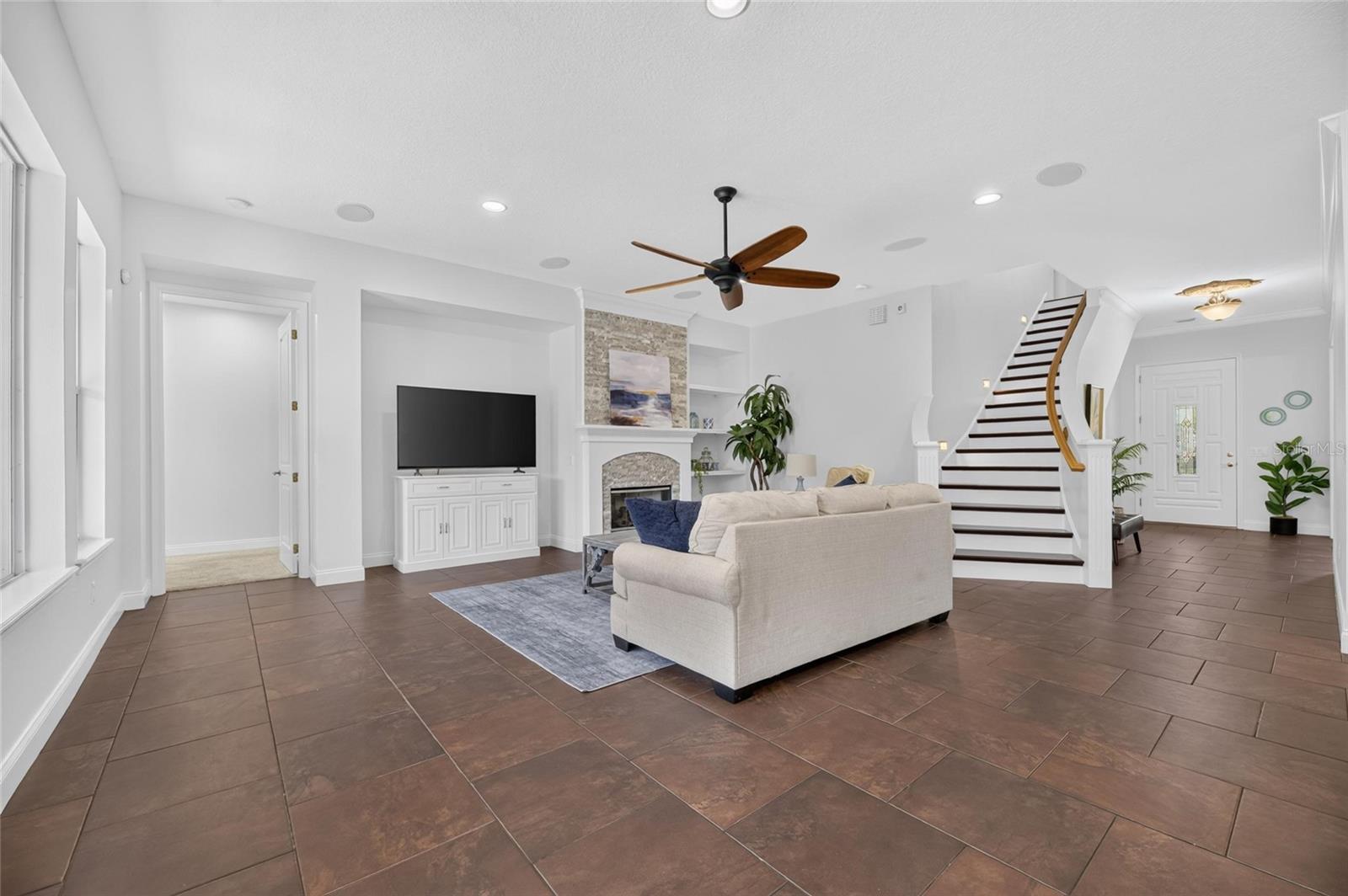 MIRABAY PH 3B-2 - Residential