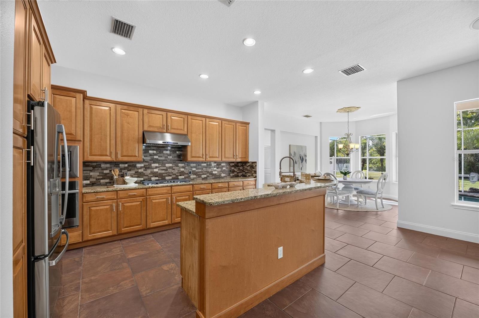 MIRABAY PH 3B-2 - Residential