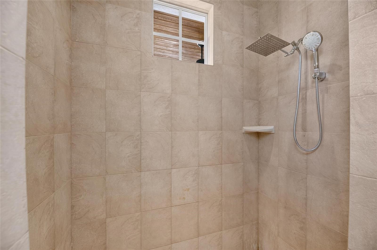 MIRABAY PH 3B-2 - Residential