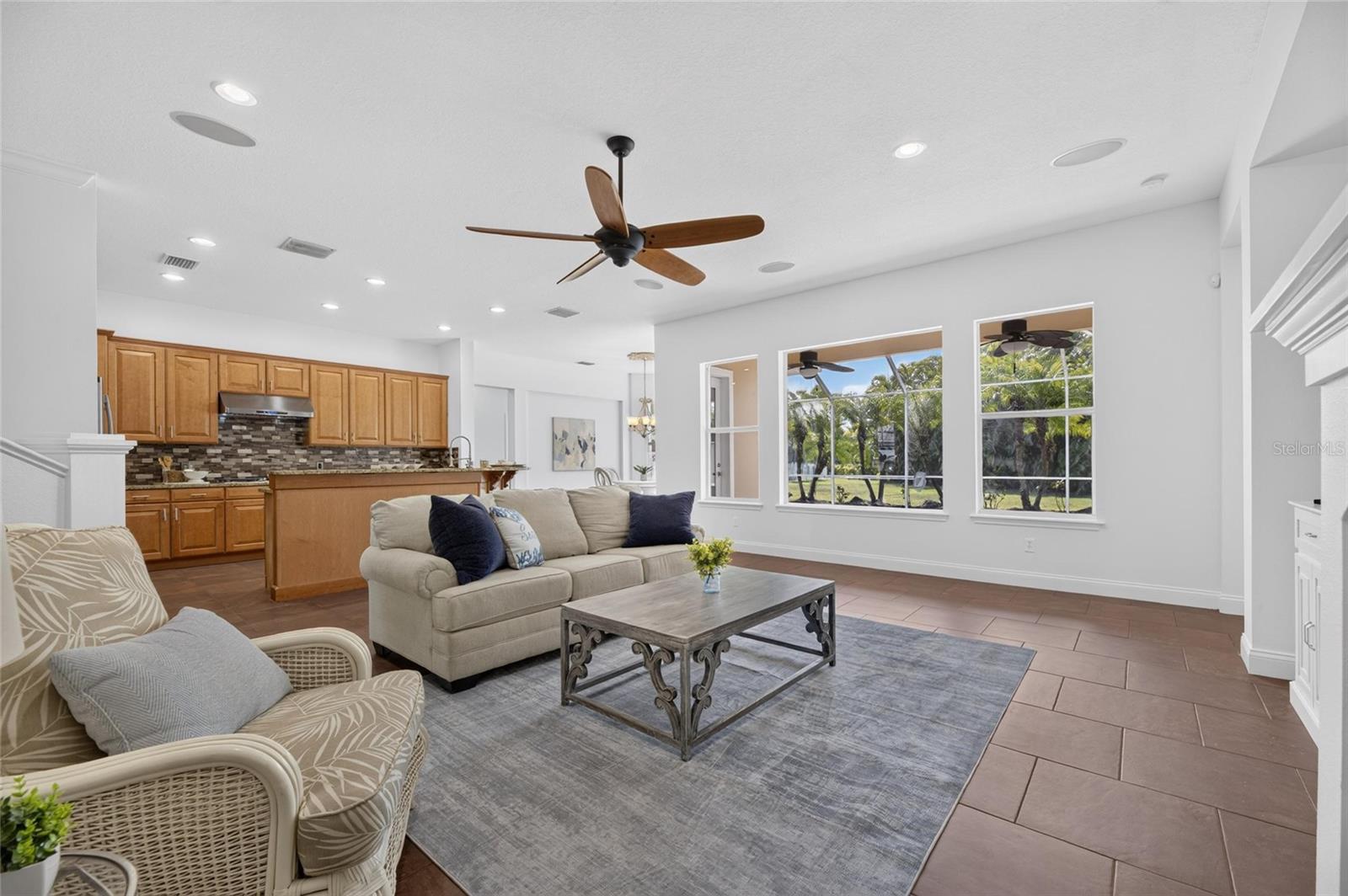 MIRABAY PH 3B-2 - Residential