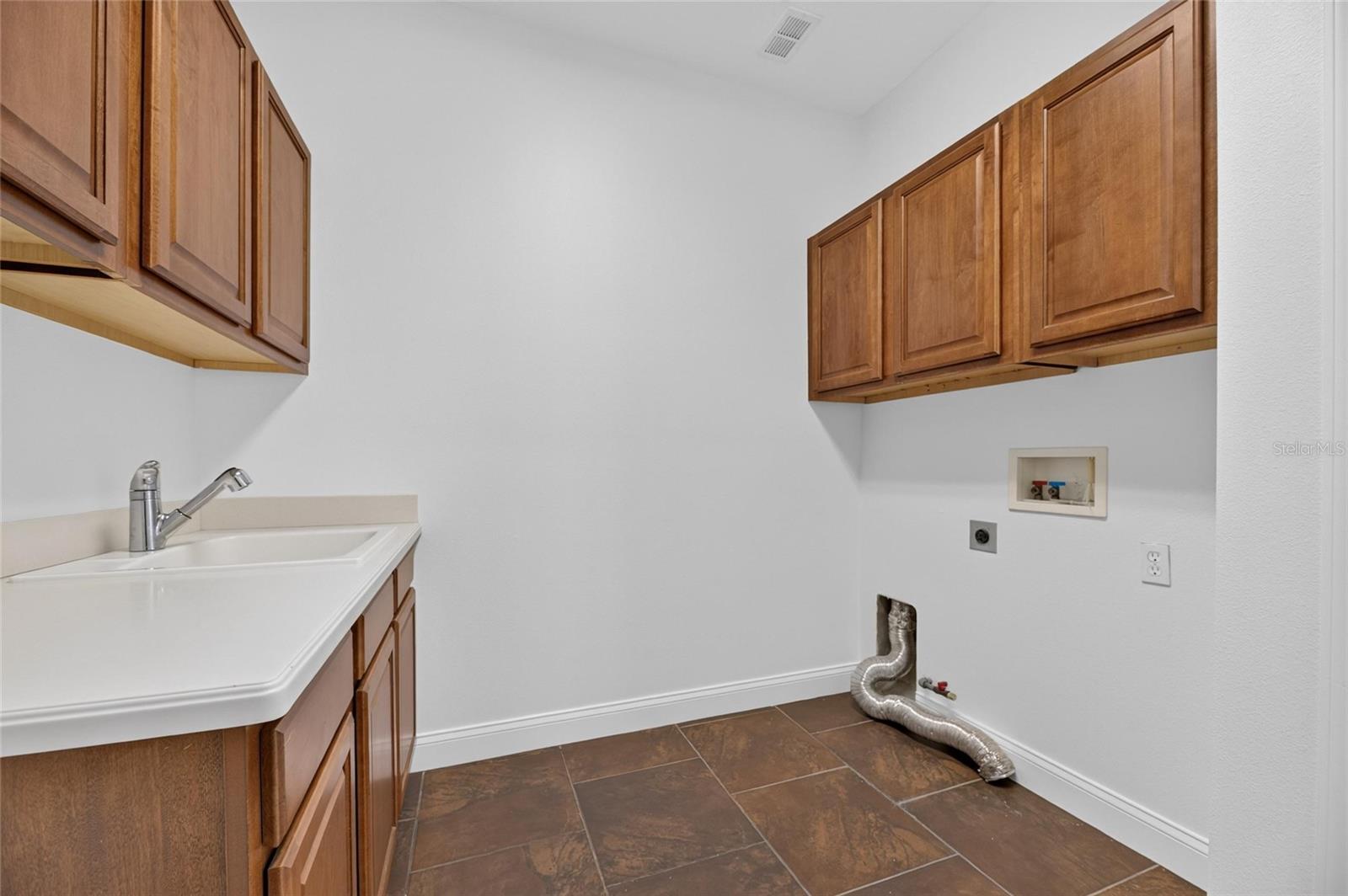 MIRABAY PH 3B-2 - Residential