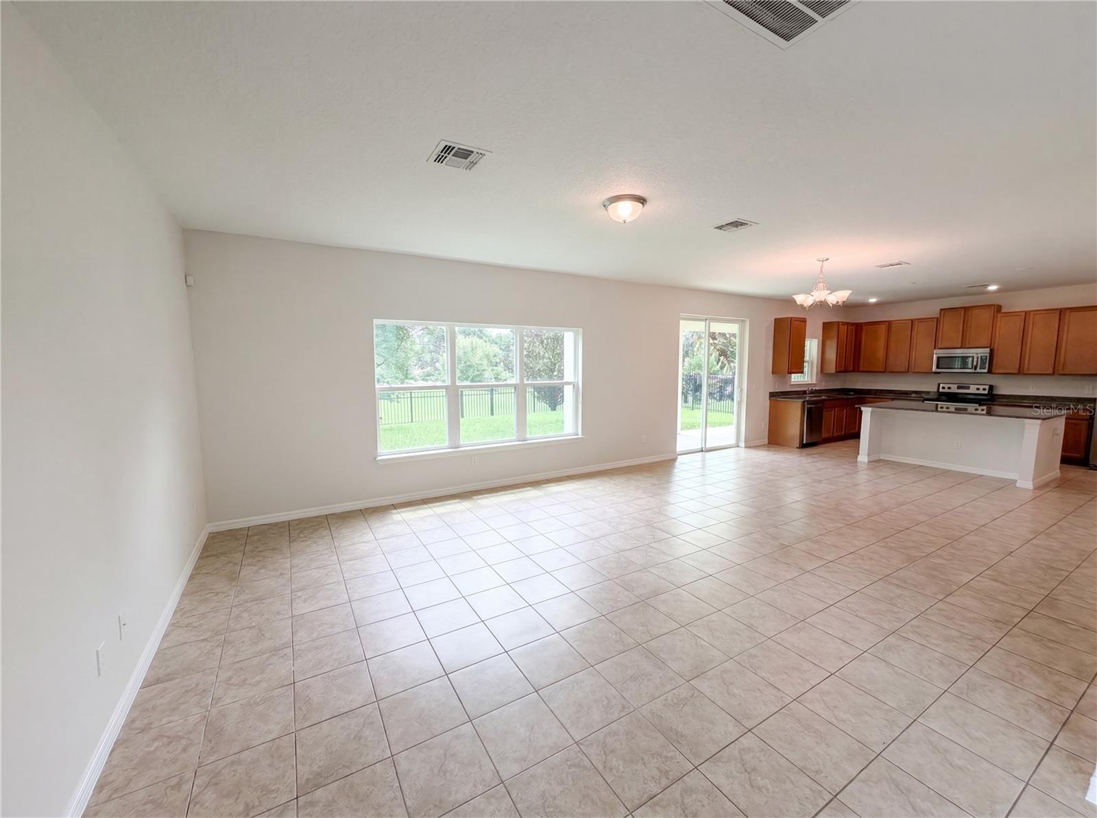 SEVEN OAKS - Residential