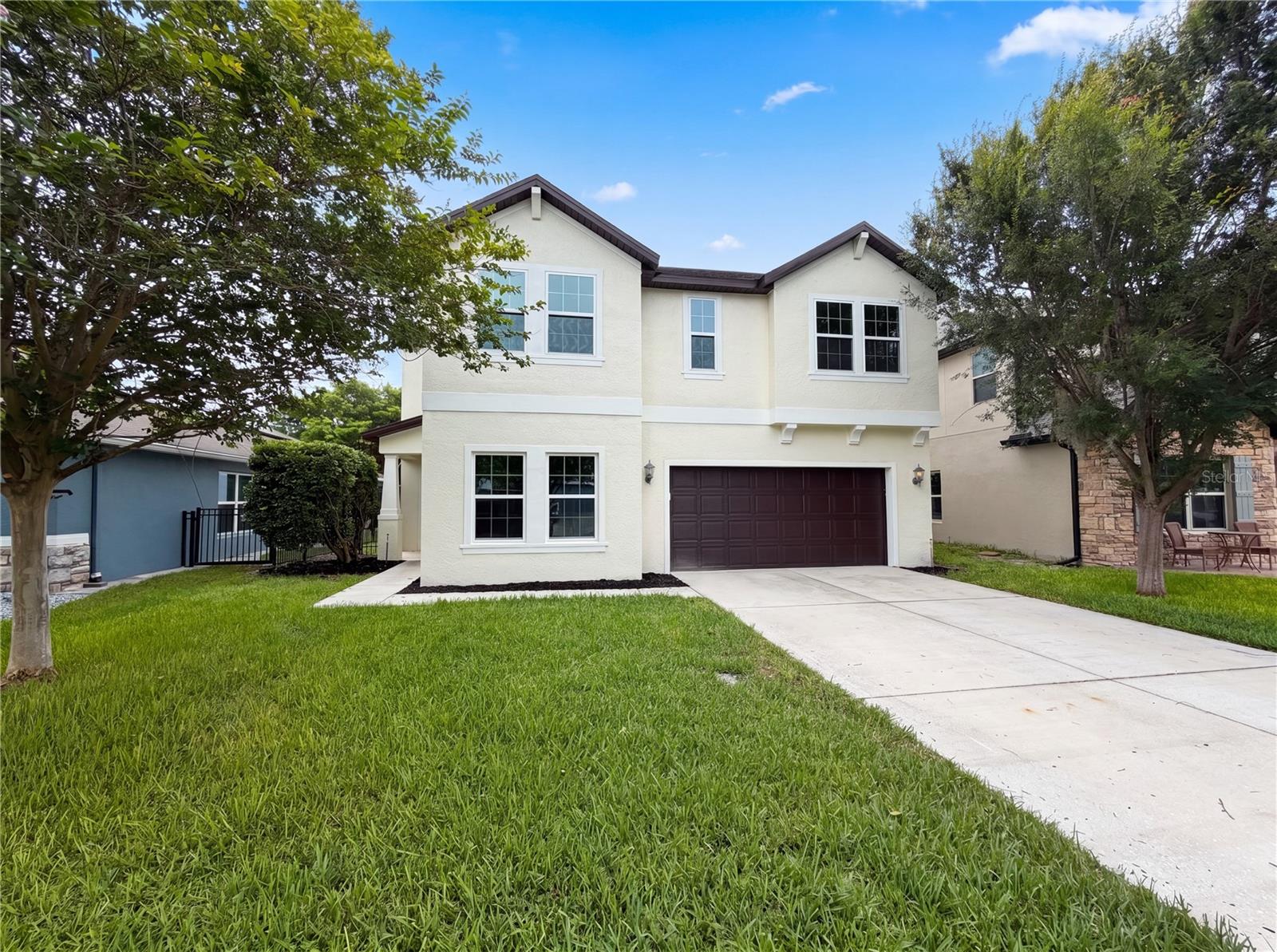 SEVEN OAKS - Residential