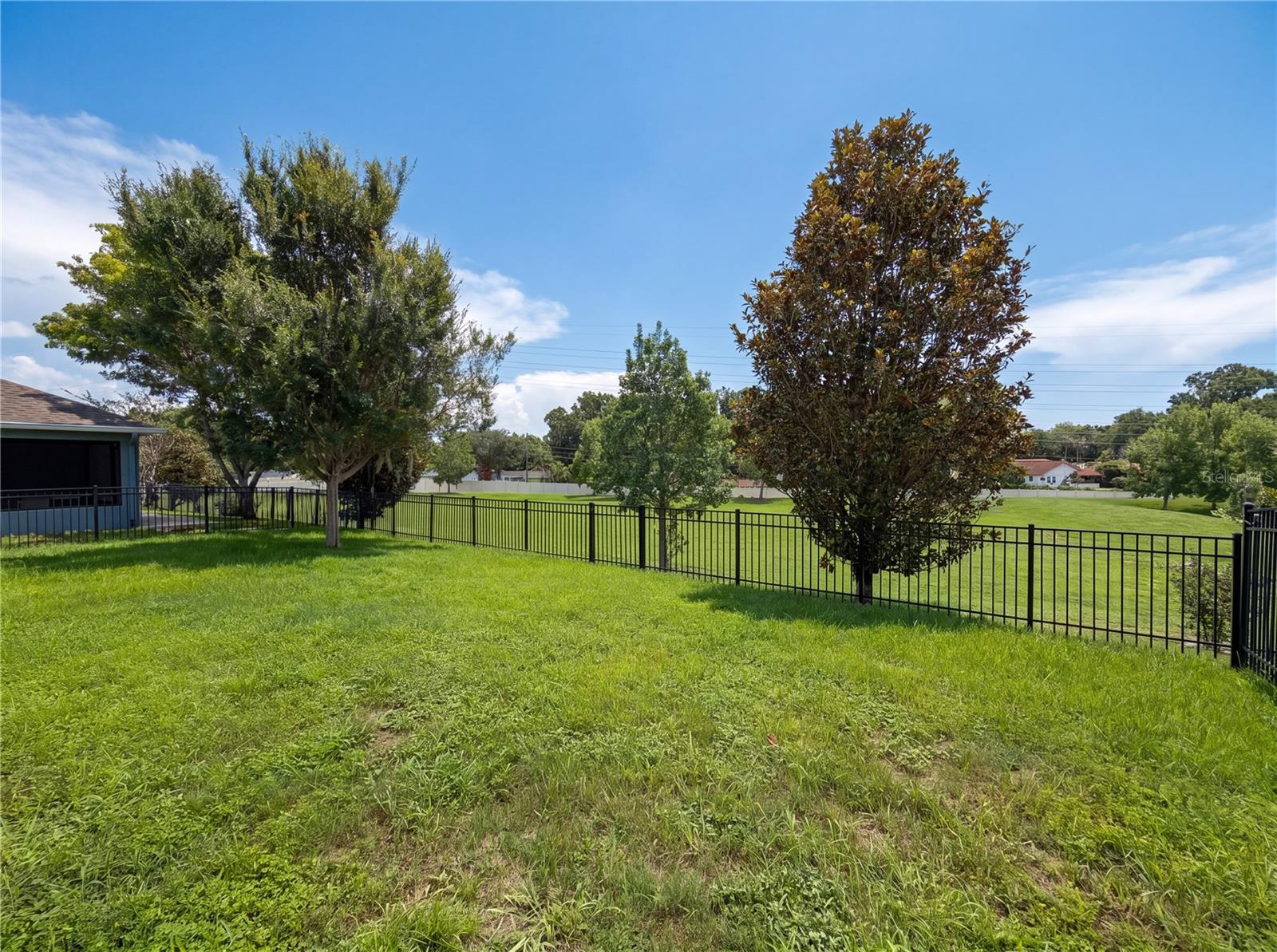SEVEN OAKS - Residential