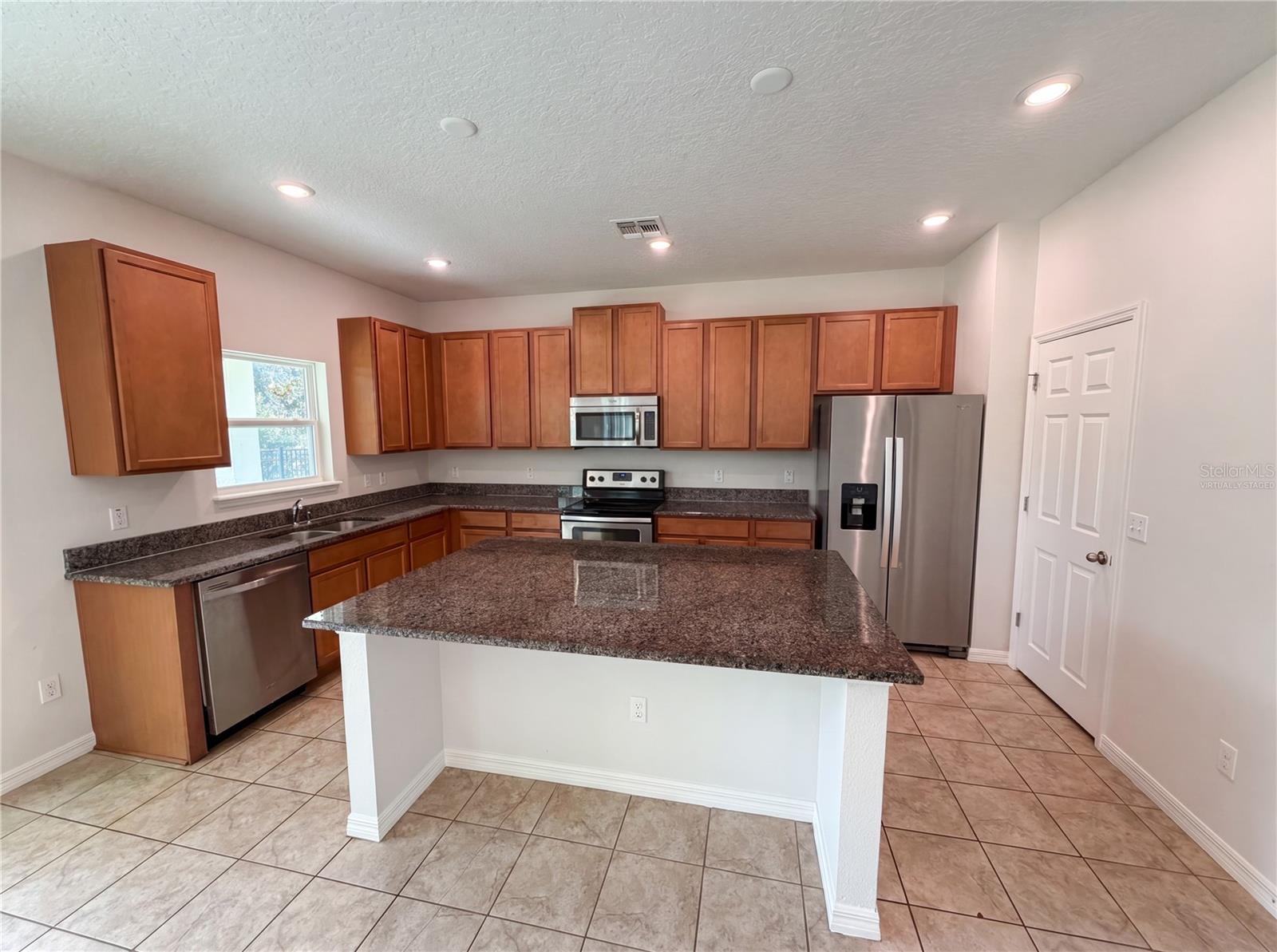 SEVEN OAKS - Residential