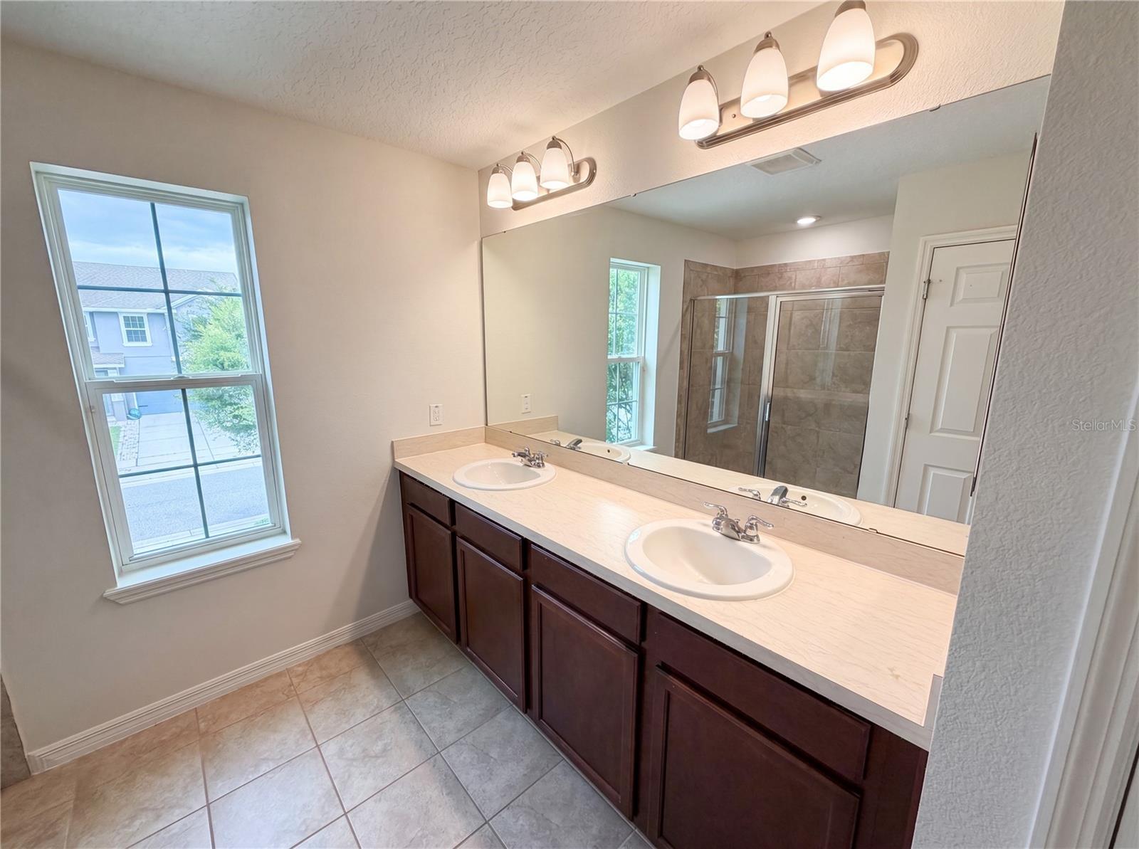 SEVEN OAKS - Residential