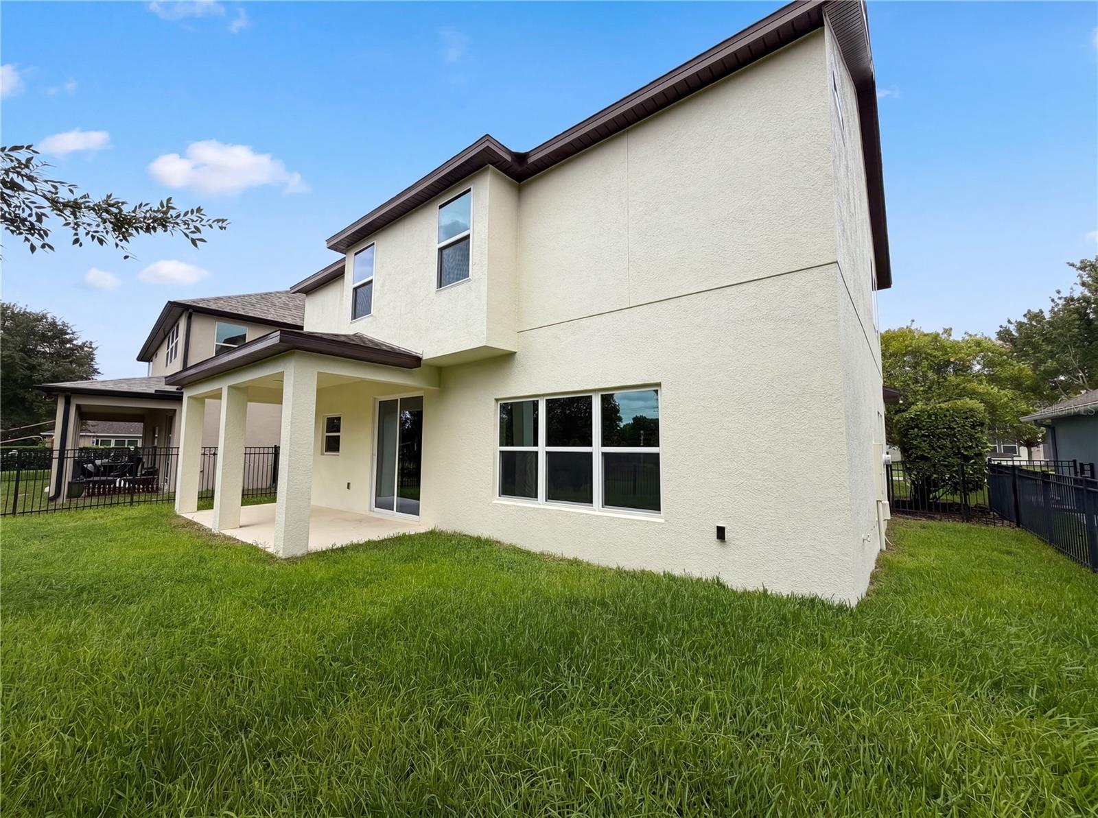 SEVEN OAKS - Residential