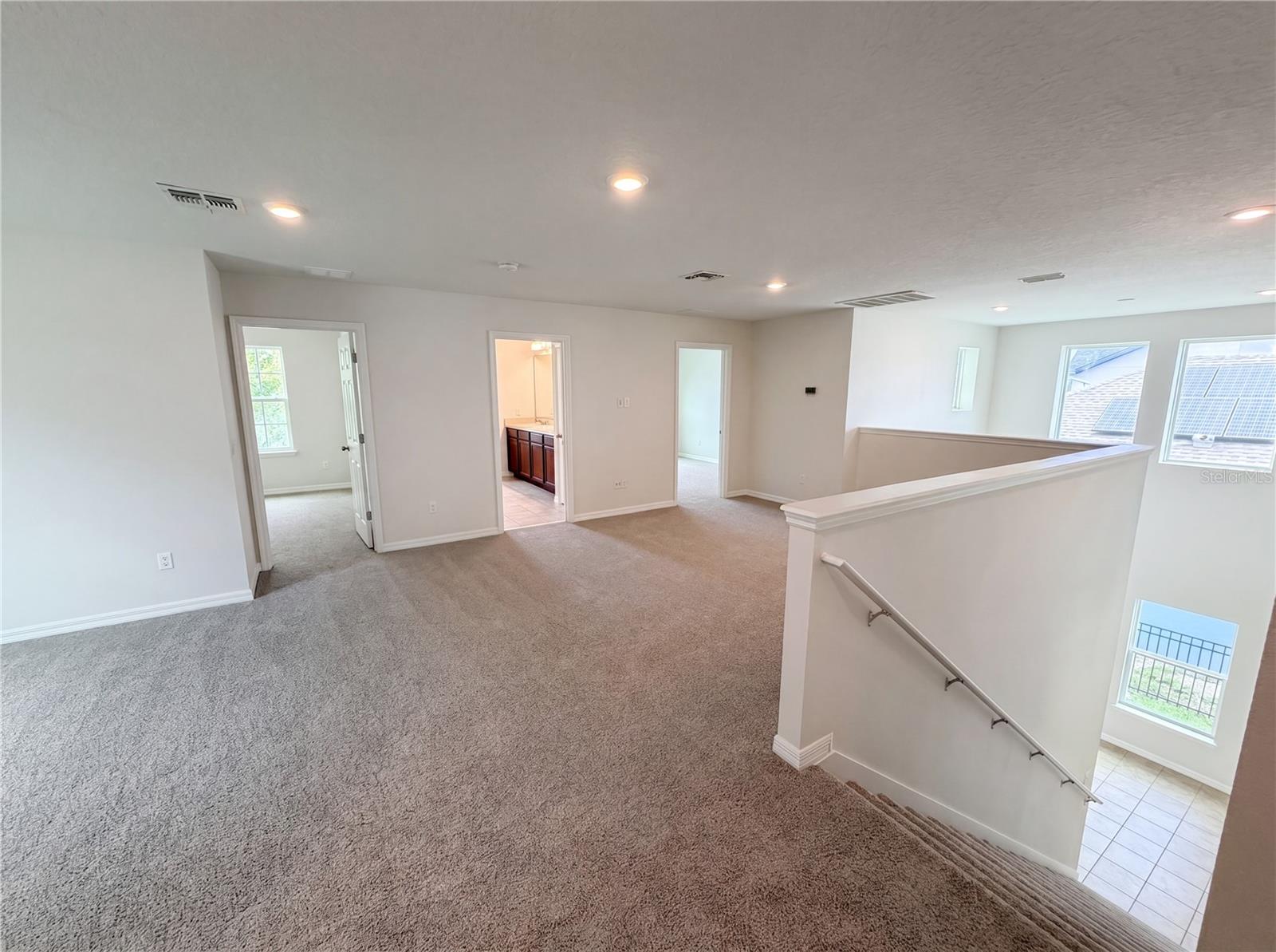 SEVEN OAKS - Residential