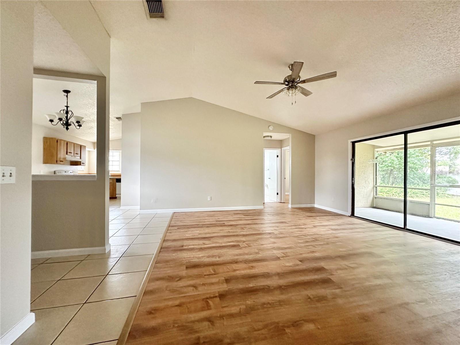 DELTONA LAKES UN 41 - Residential Lease