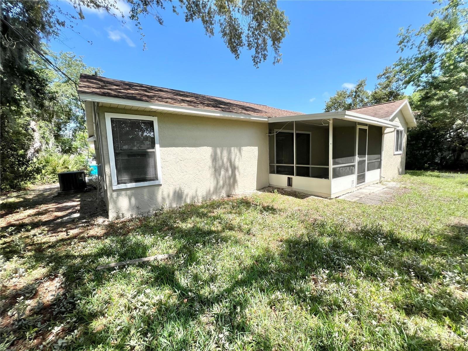 DELTONA LAKES UN 41 - Residential Lease