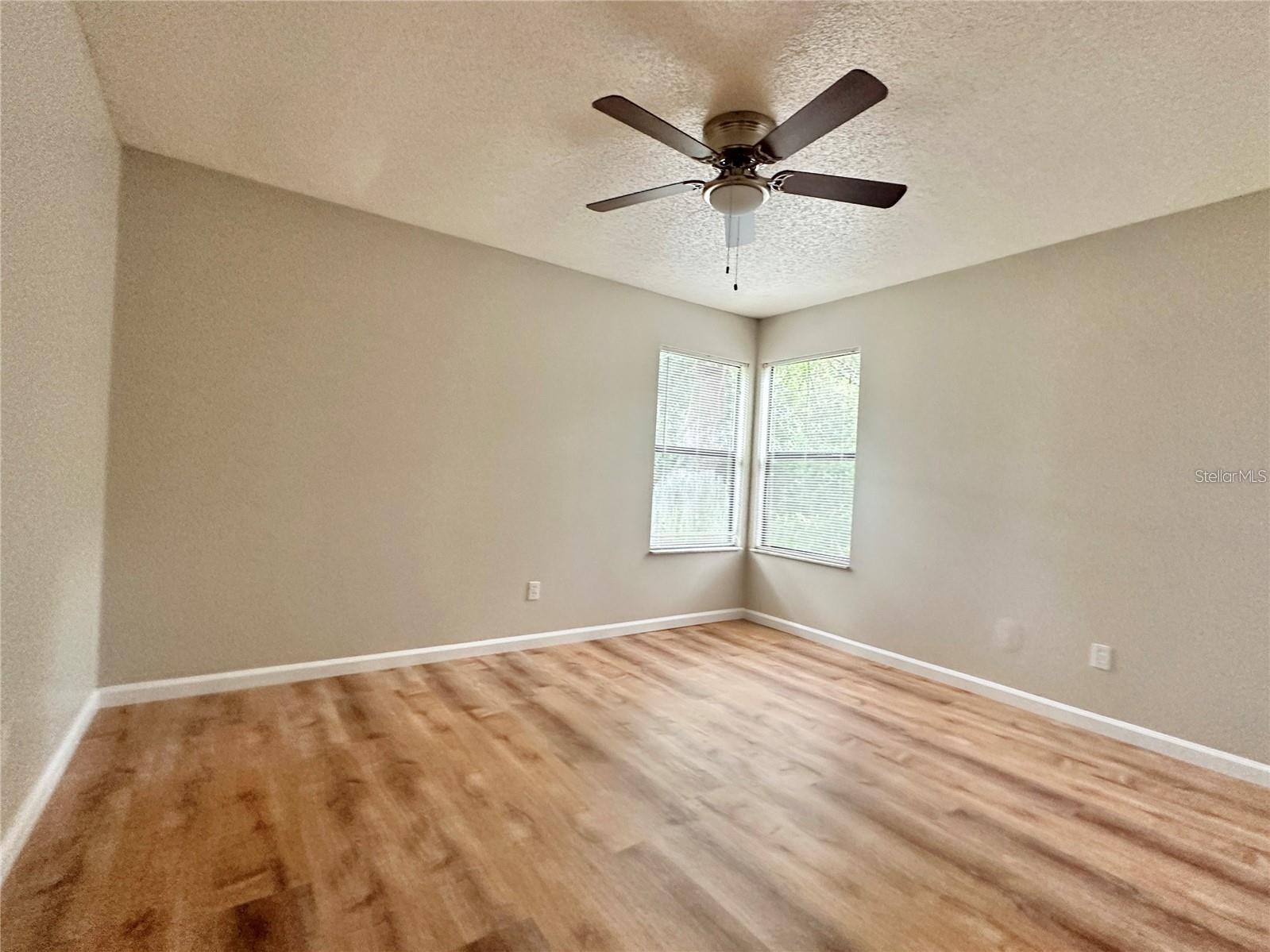 DELTONA LAKES UN 41 - Residential Lease