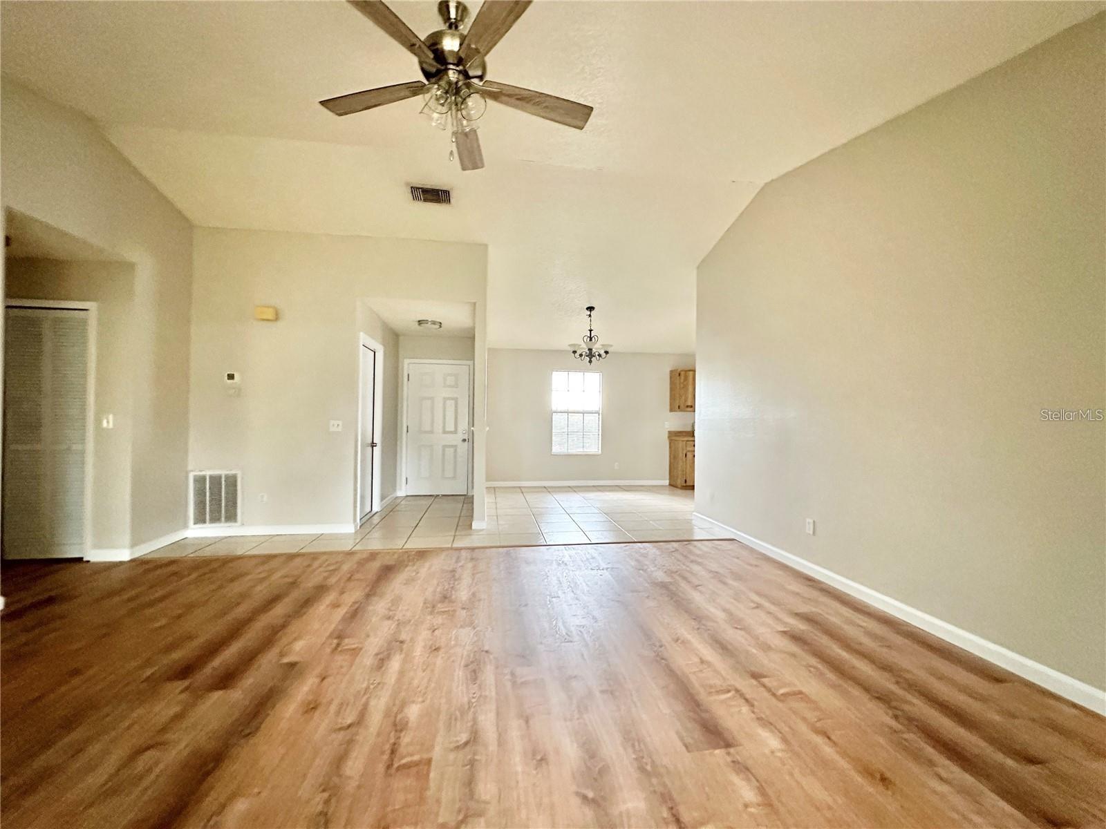 DELTONA LAKES UN 41 - Residential Lease