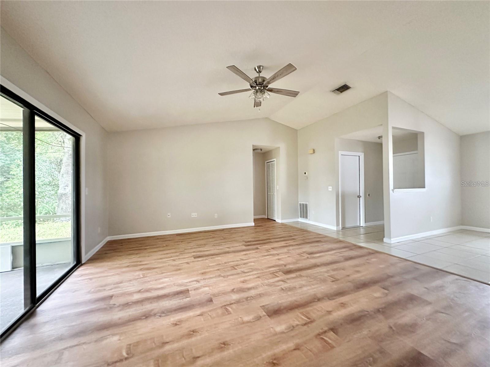 DELTONA LAKES UN 41 - Residential Lease