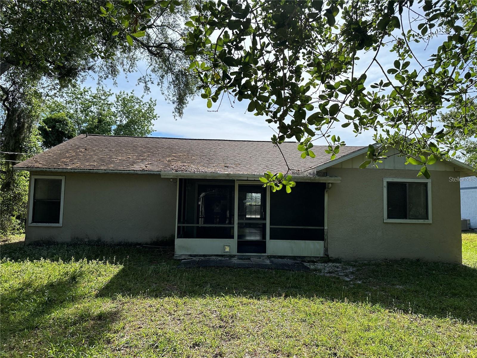 DELTONA LAKES UN 41 - Residential Lease