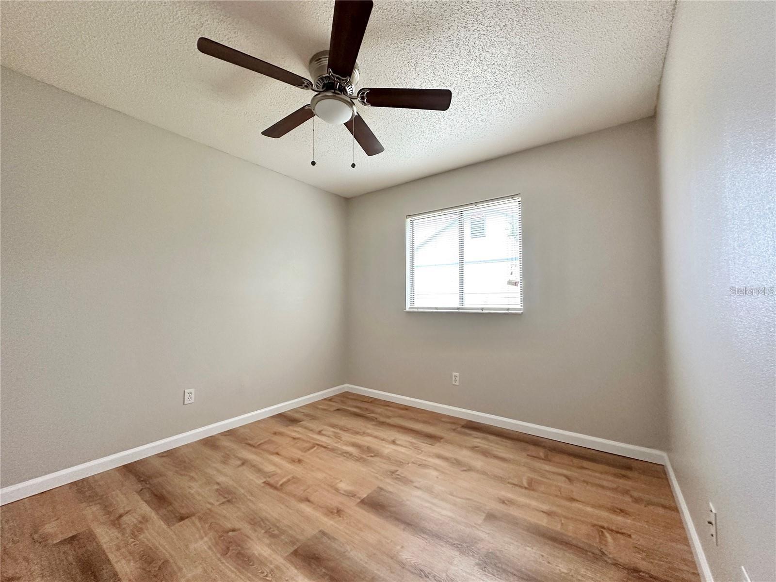 DELTONA LAKES UN 41 - Residential Lease