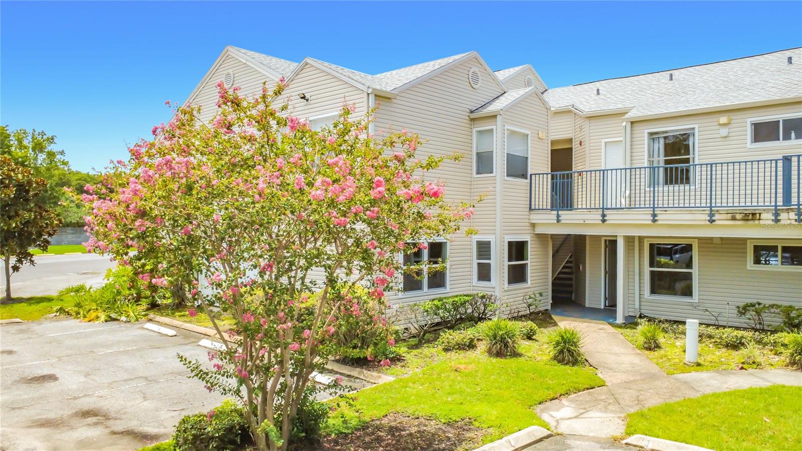 DOCKSIDE CONDO - Residential