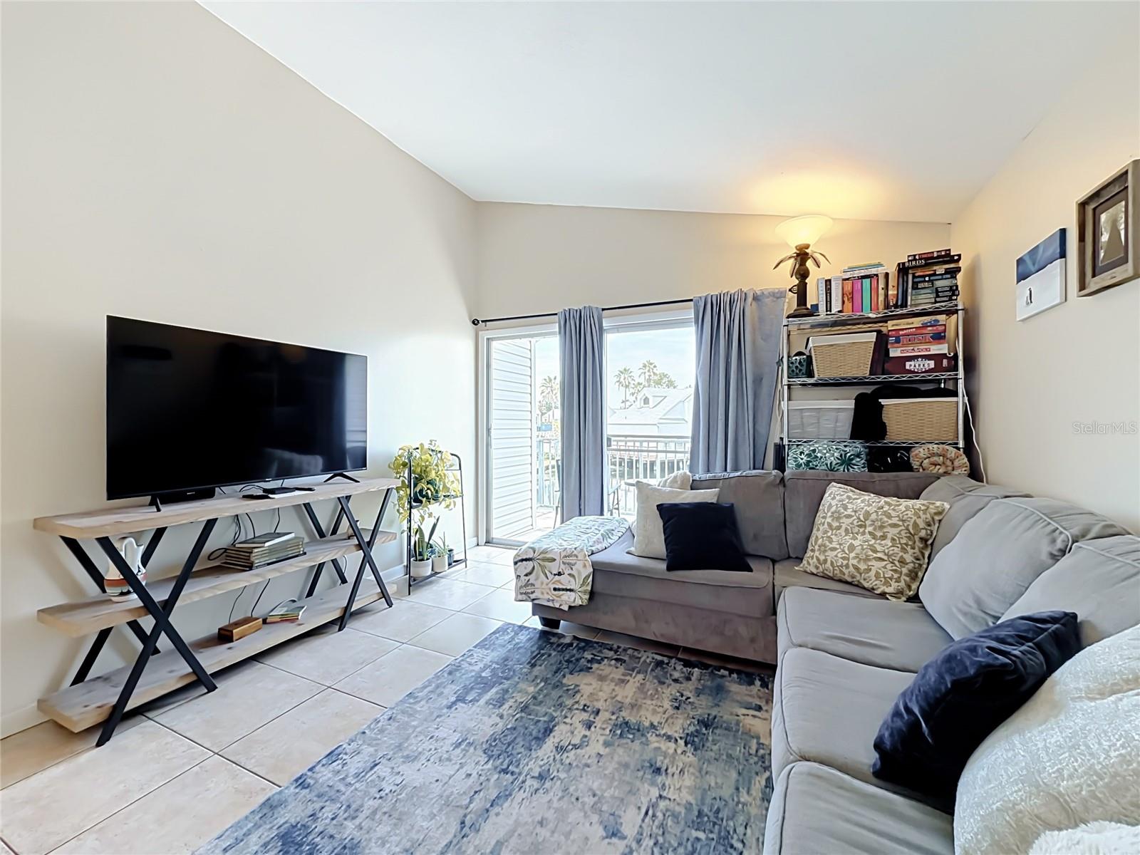 DOCKSIDE CONDO - Residential