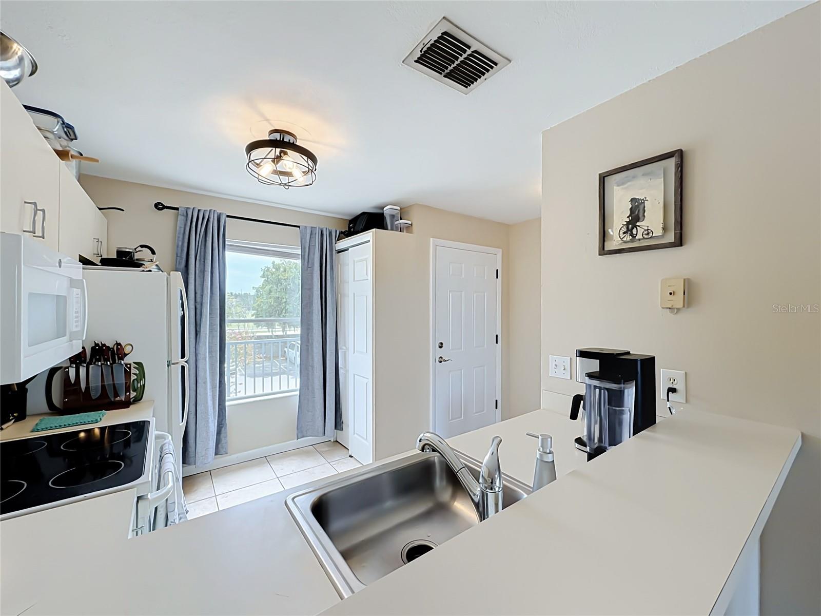 DOCKSIDE CONDO - Residential