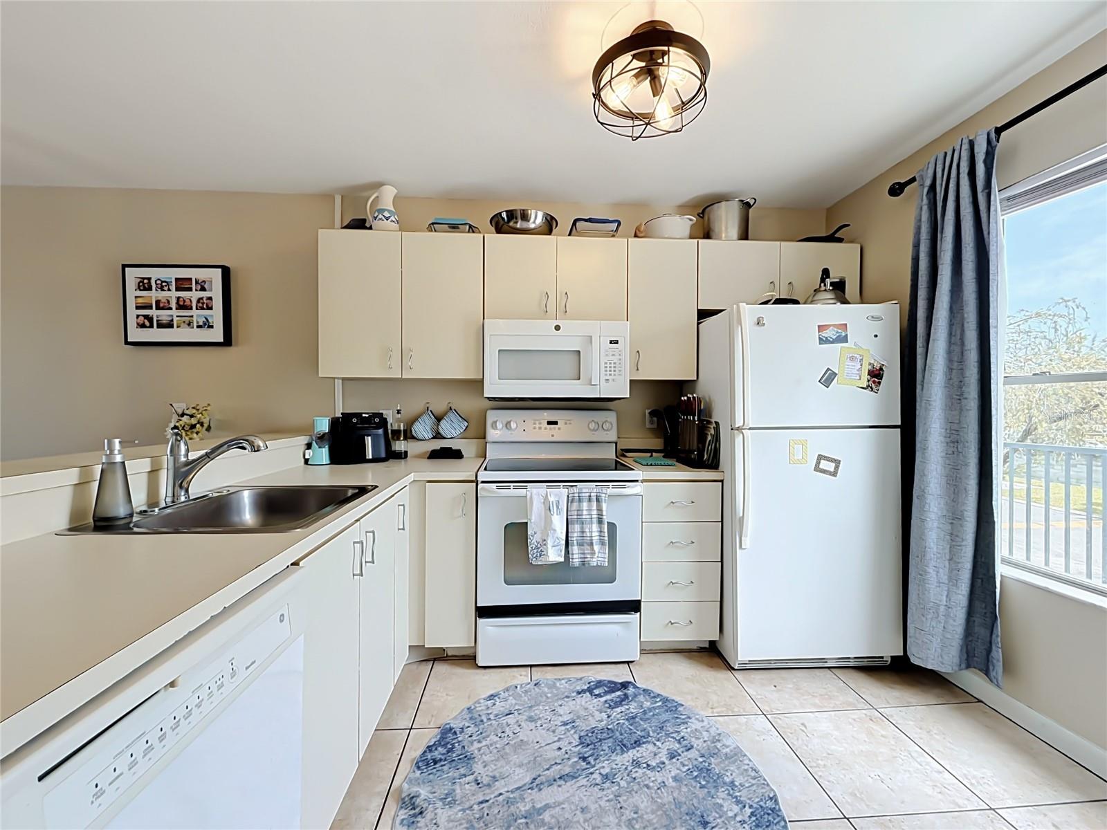 DOCKSIDE CONDO - Residential