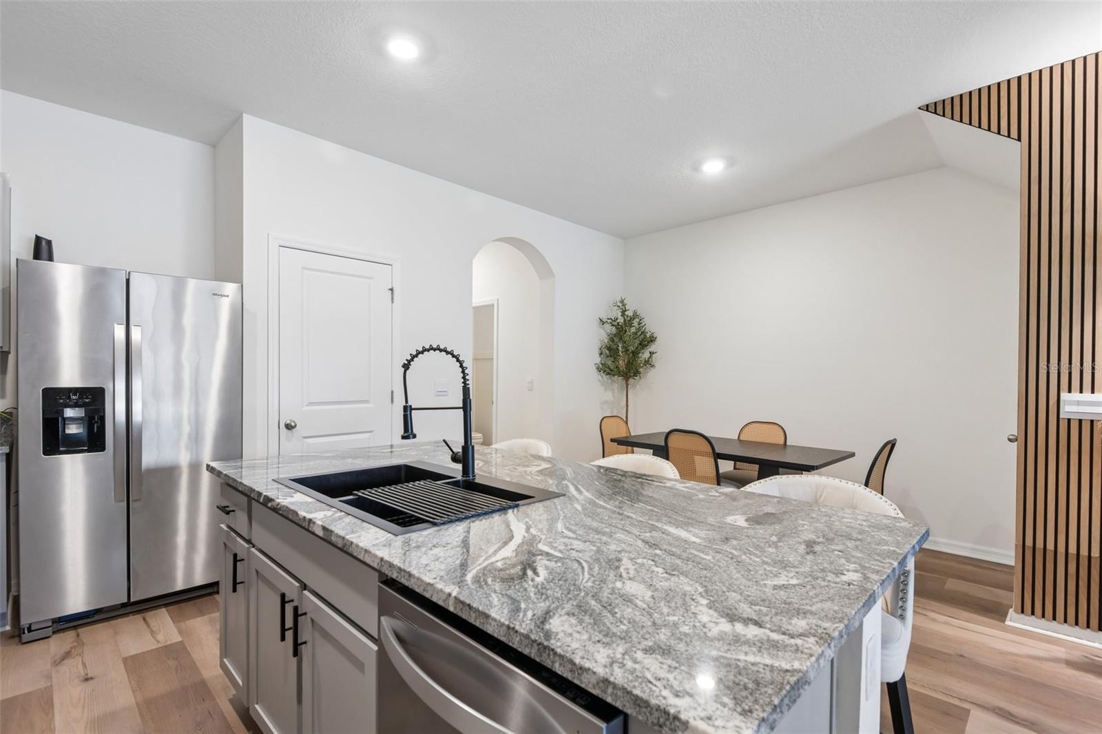 SUMMERSTONE - Residential Lease
