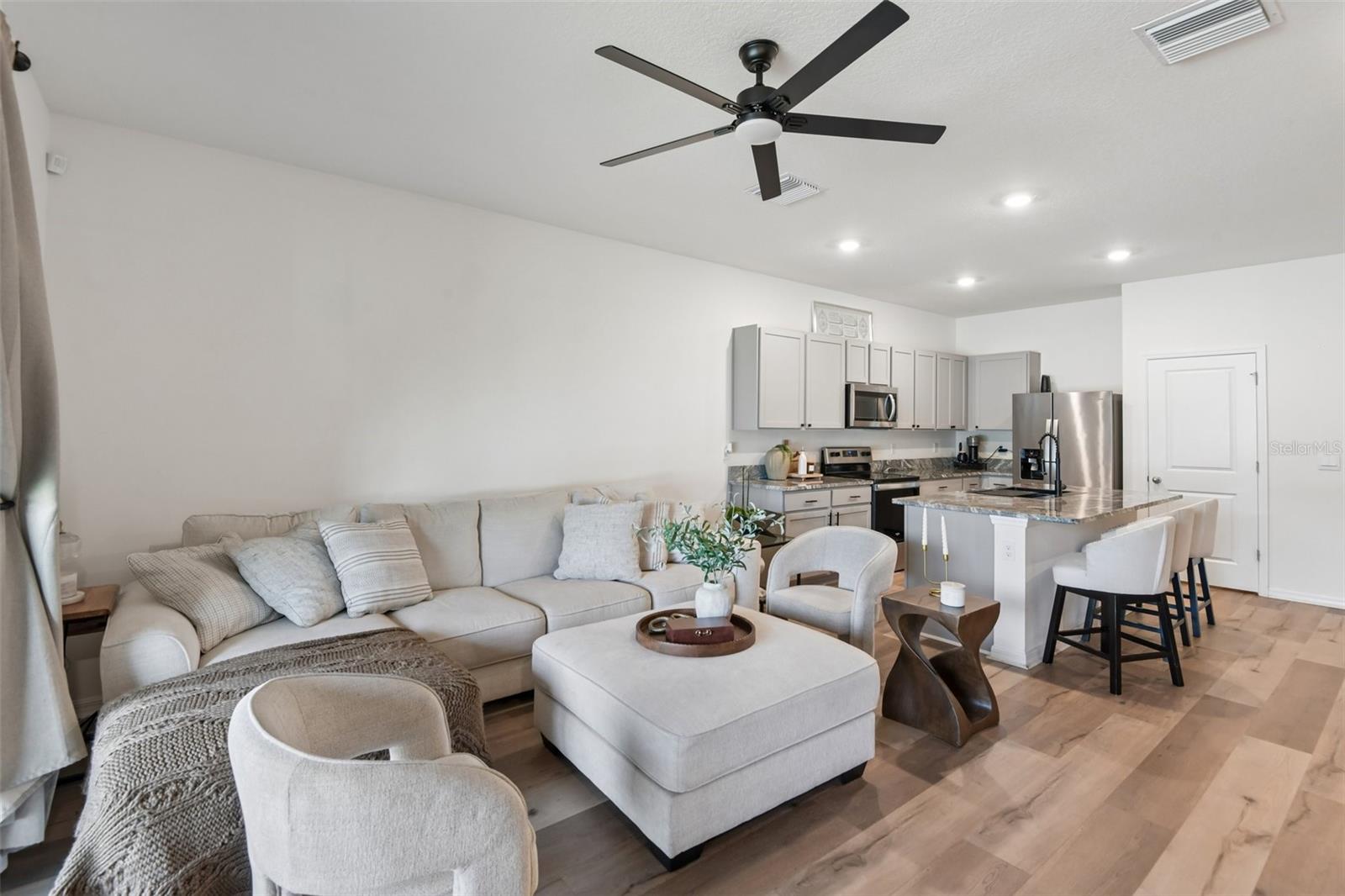 SUMMERSTONE - Residential Lease
