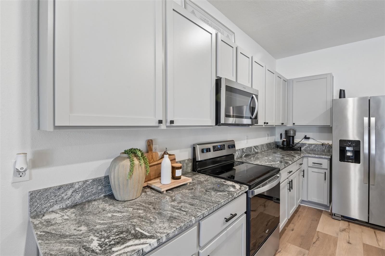 SUMMERSTONE - Residential Lease