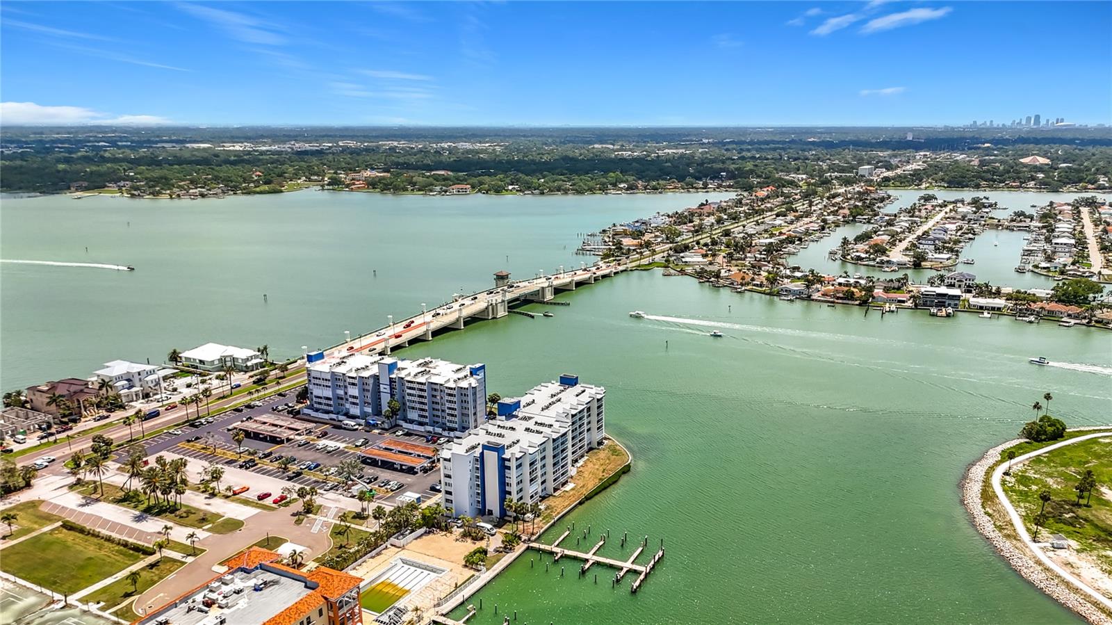TREASURE ISLAND TENNIS & YACHT CLUB - Residential