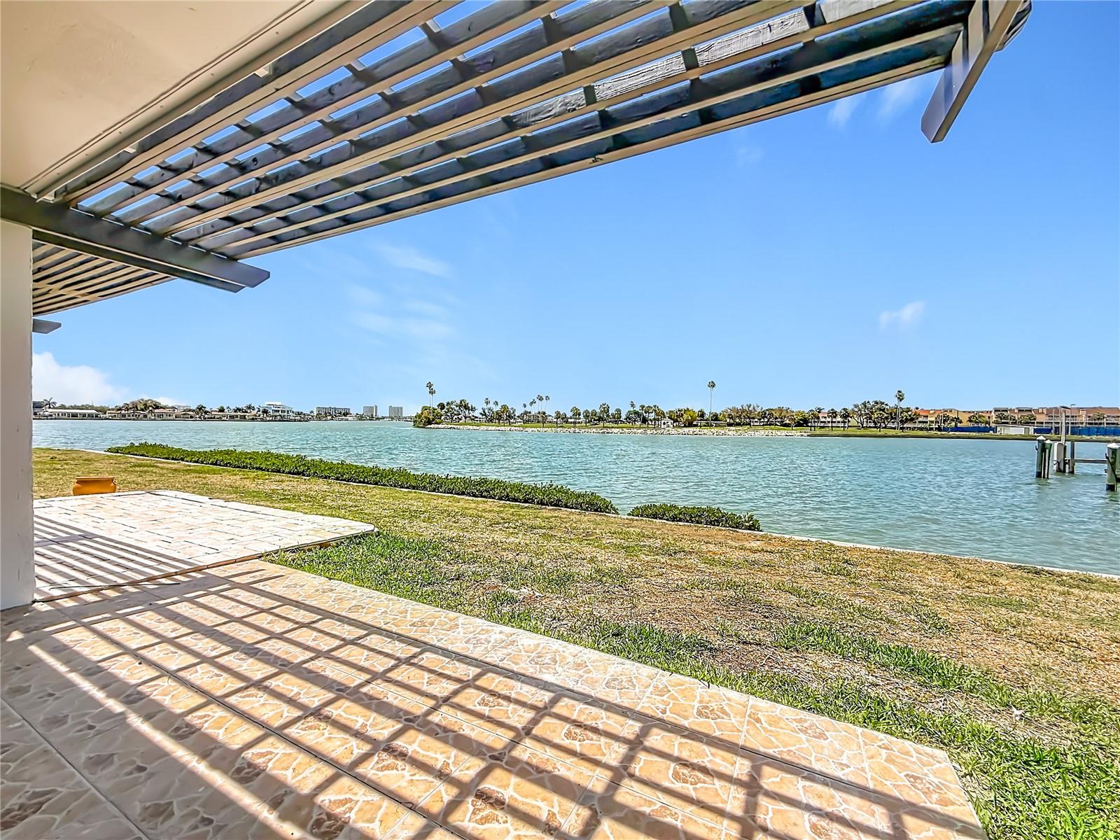 TREASURE ISLAND TENNIS & YACHT CLUB - Residential