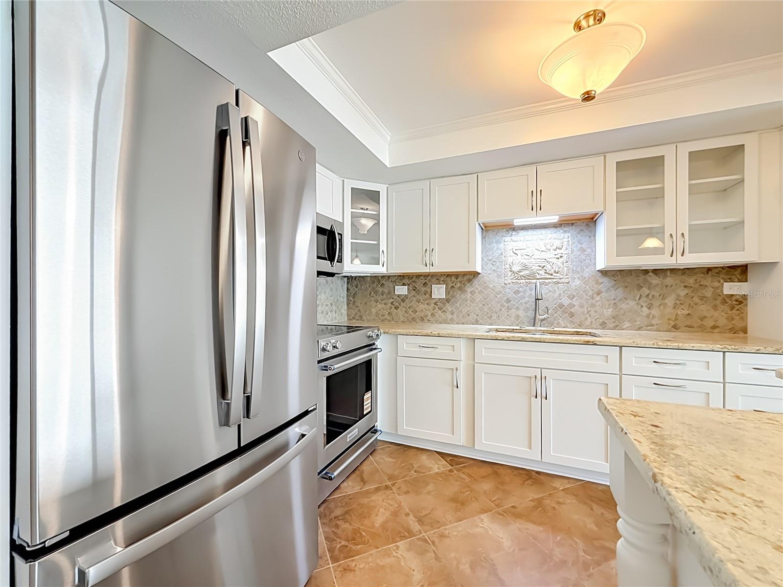 TREASURE ISLAND TENNIS & YACHT CLUB - Residential