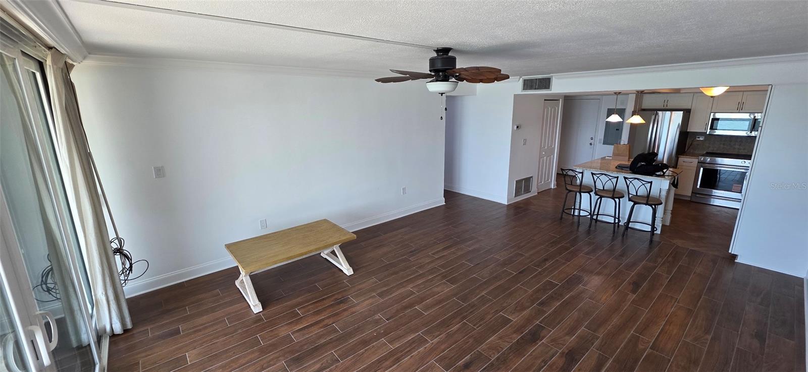 TREASURE ISLAND TENNIS & YACHT CLUB - Residential