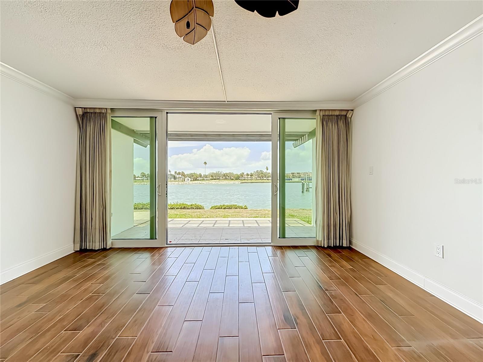 TREASURE ISLAND TENNIS & YACHT CLUB - Residential