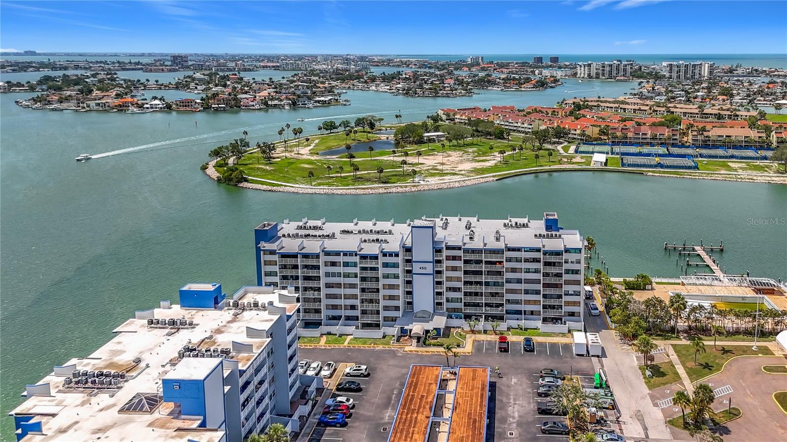 TREASURE ISLAND TENNIS & YACHT CLUB - Residential