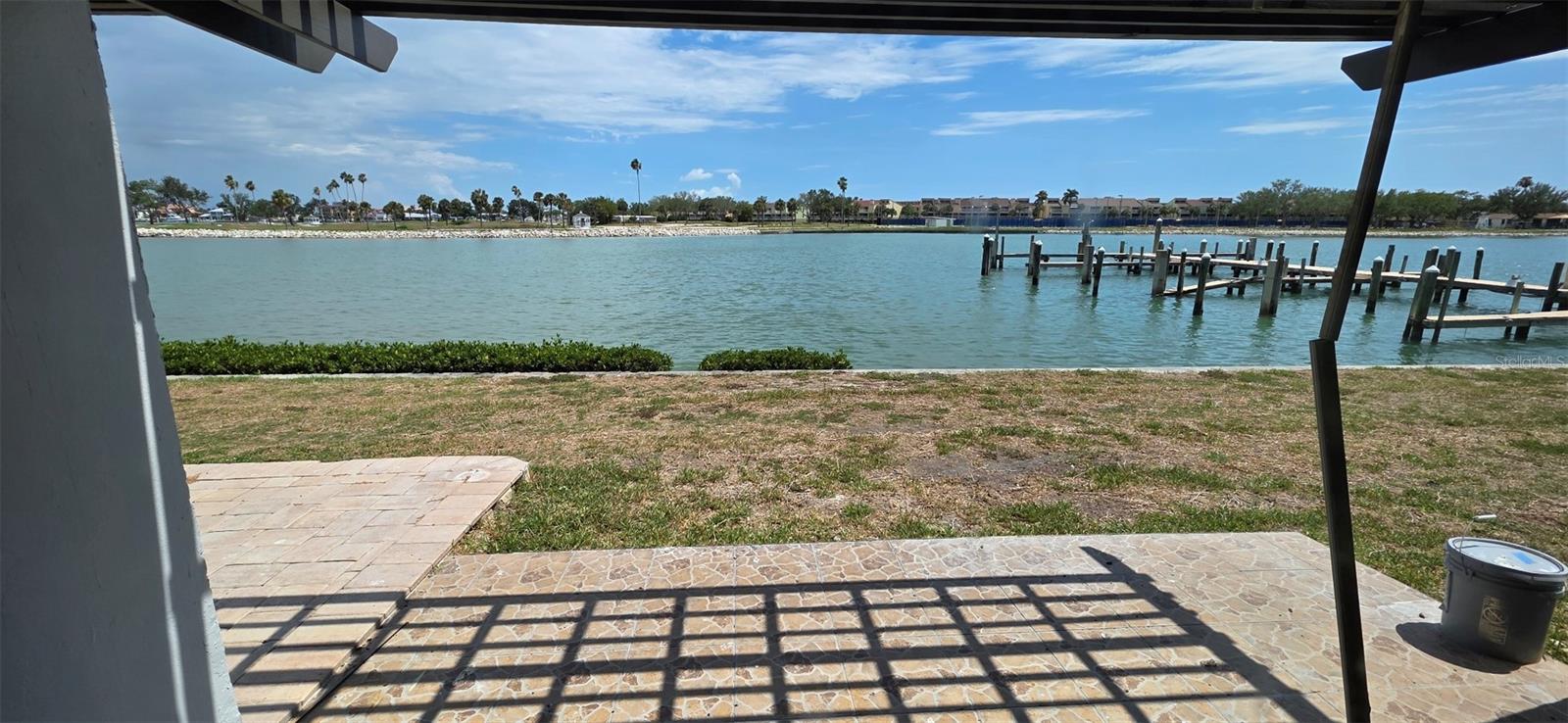 TREASURE ISLAND TENNIS & YACHT CLUB - Residential