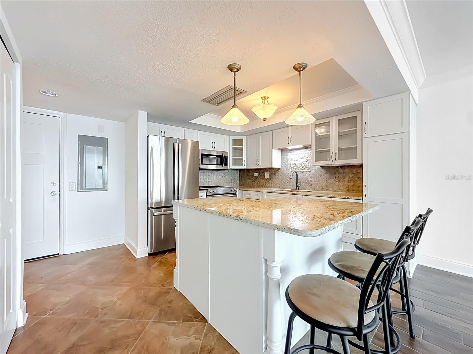 TREASURE ISLAND TENNIS & YACHT CLUB - Residential