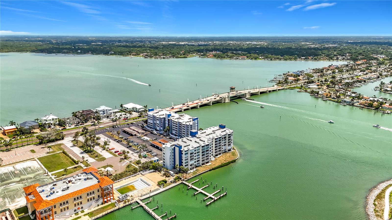 TREASURE ISLAND TENNIS & YACHT CLUB - Residential
