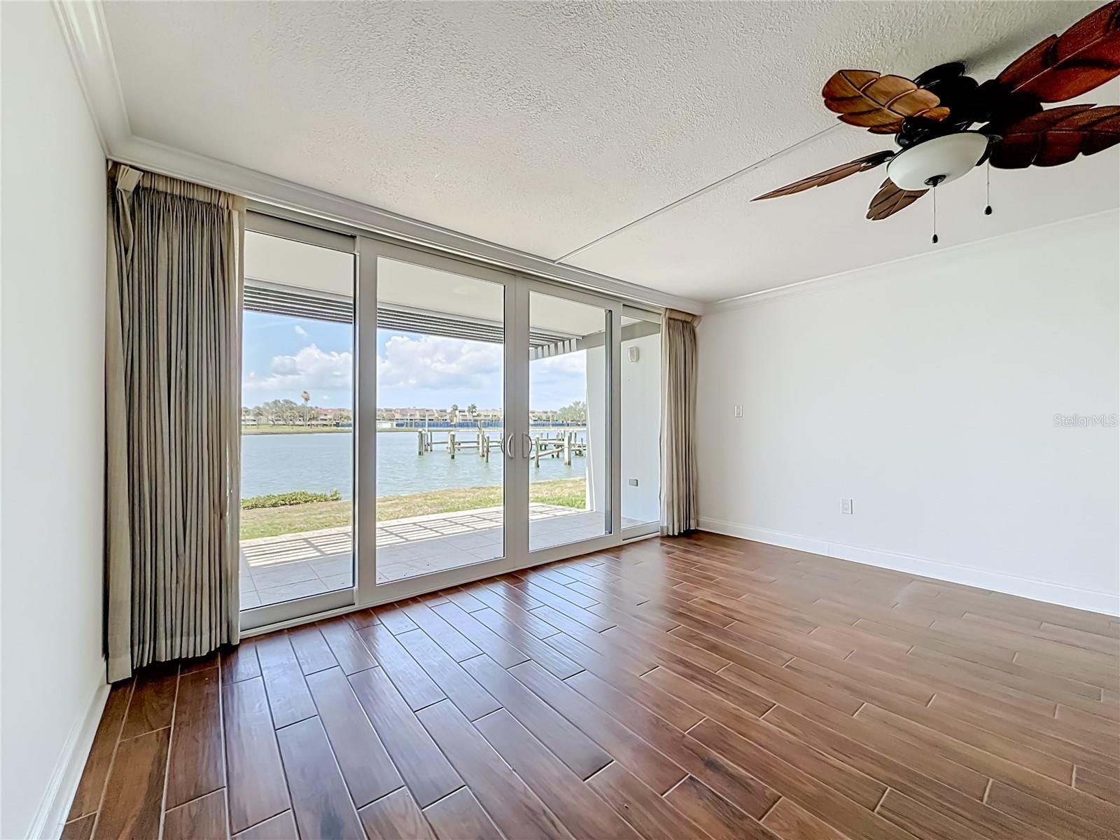 TREASURE ISLAND TENNIS & YACHT CLUB - Residential