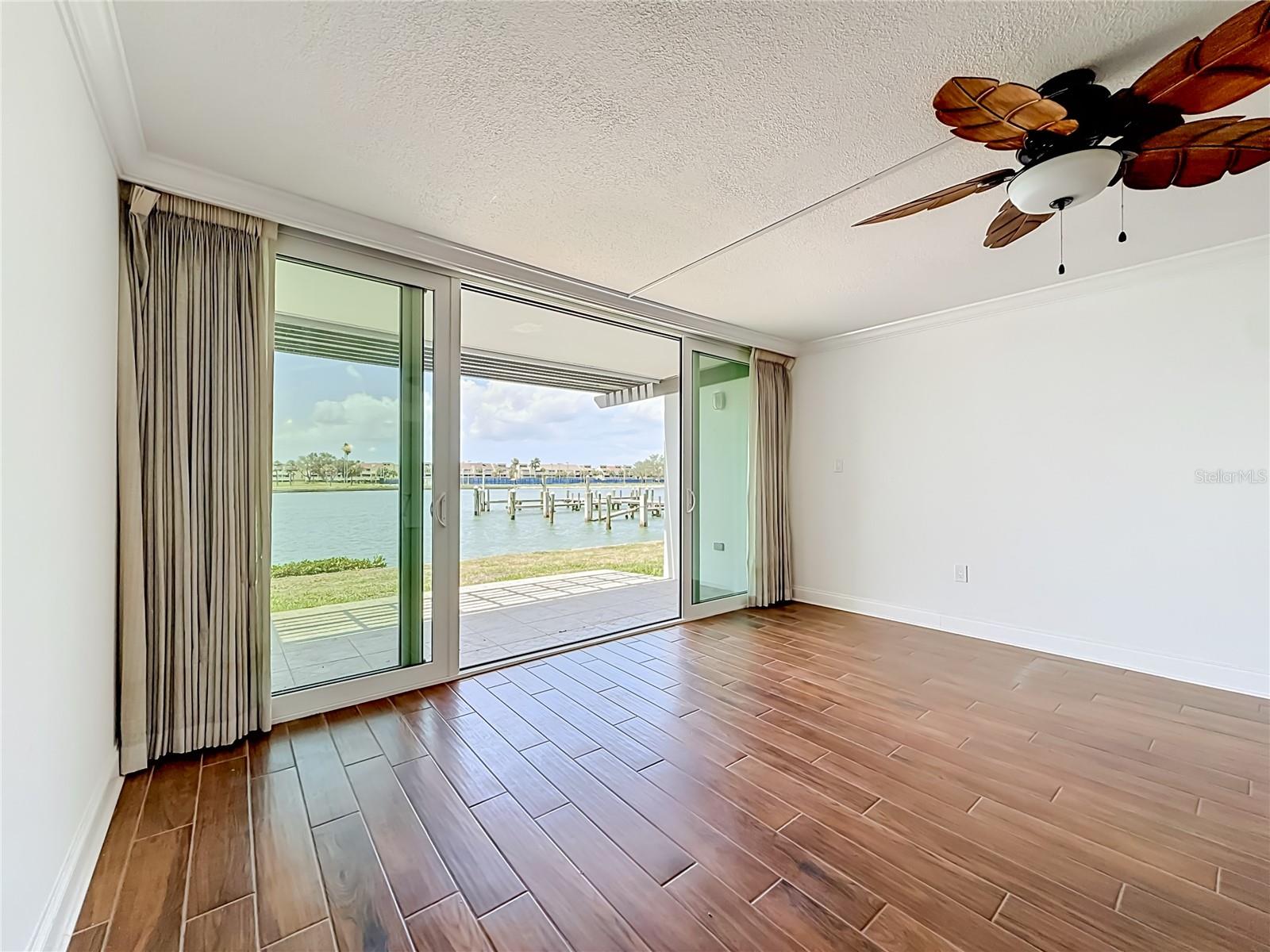 TREASURE ISLAND TENNIS & YACHT CLUB - Residential