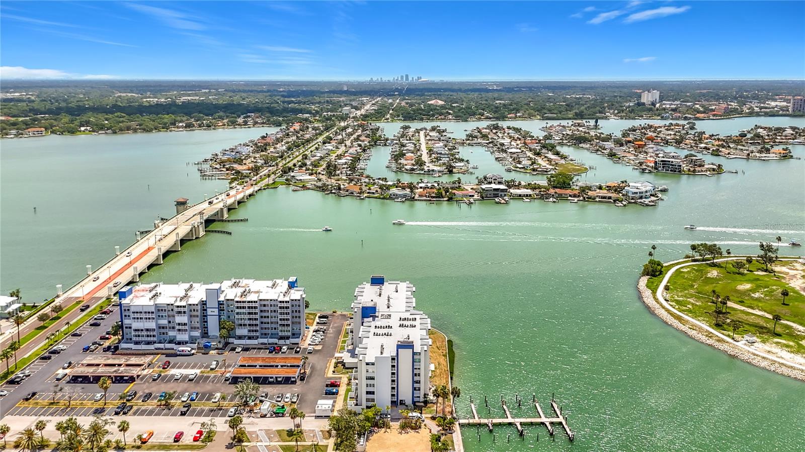 TREASURE ISLAND TENNIS & YACHT CLUB - Residential