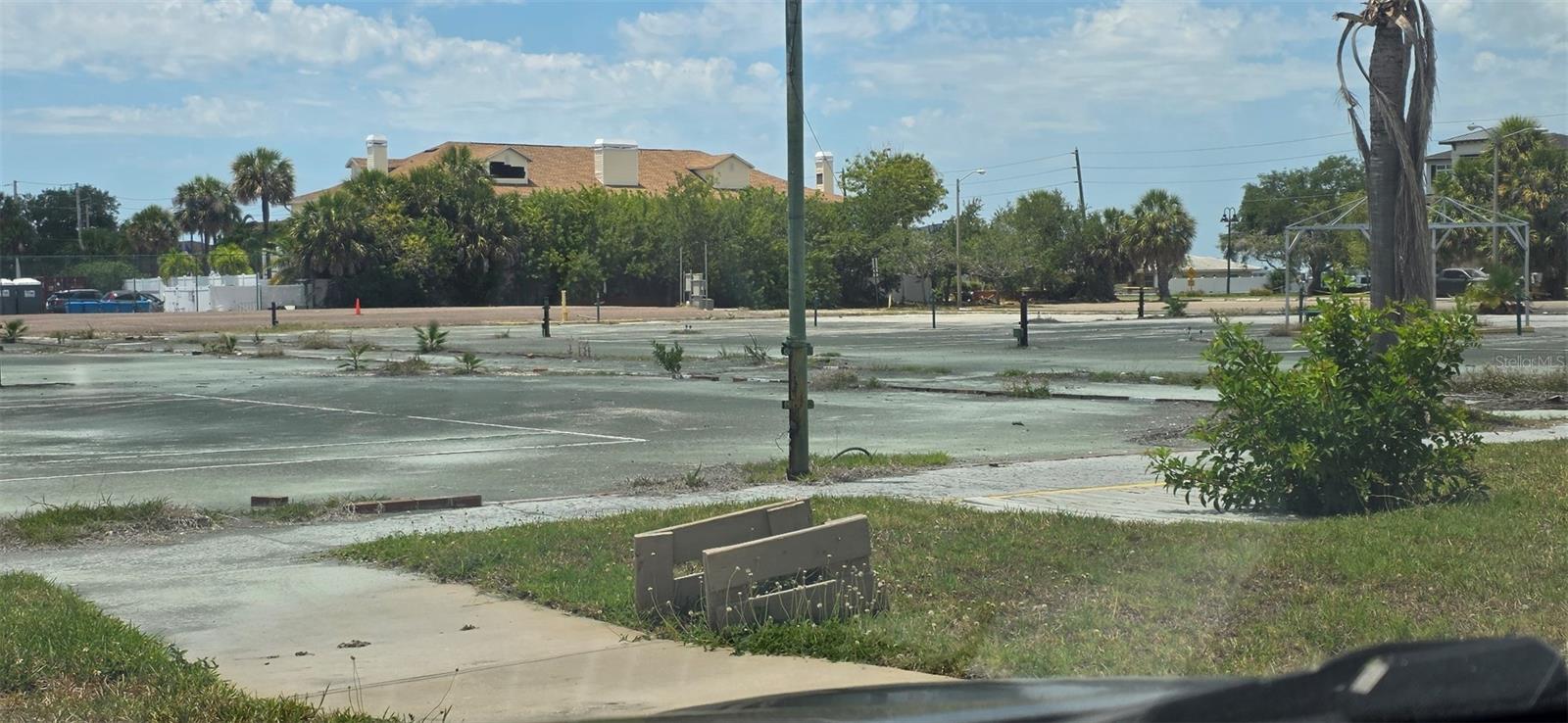 TREASURE ISLAND TENNIS & YACHT CLUB - Residential