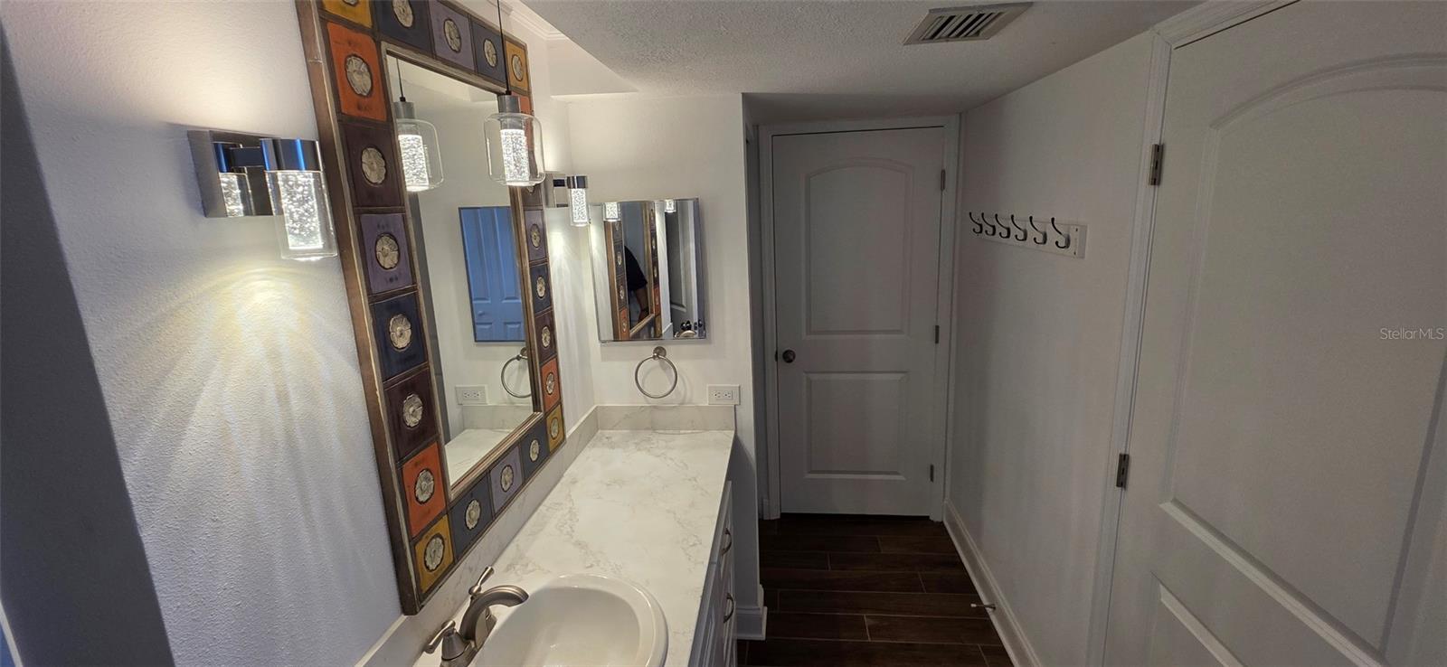TREASURE ISLAND TENNIS & YACHT CLUB - Residential
