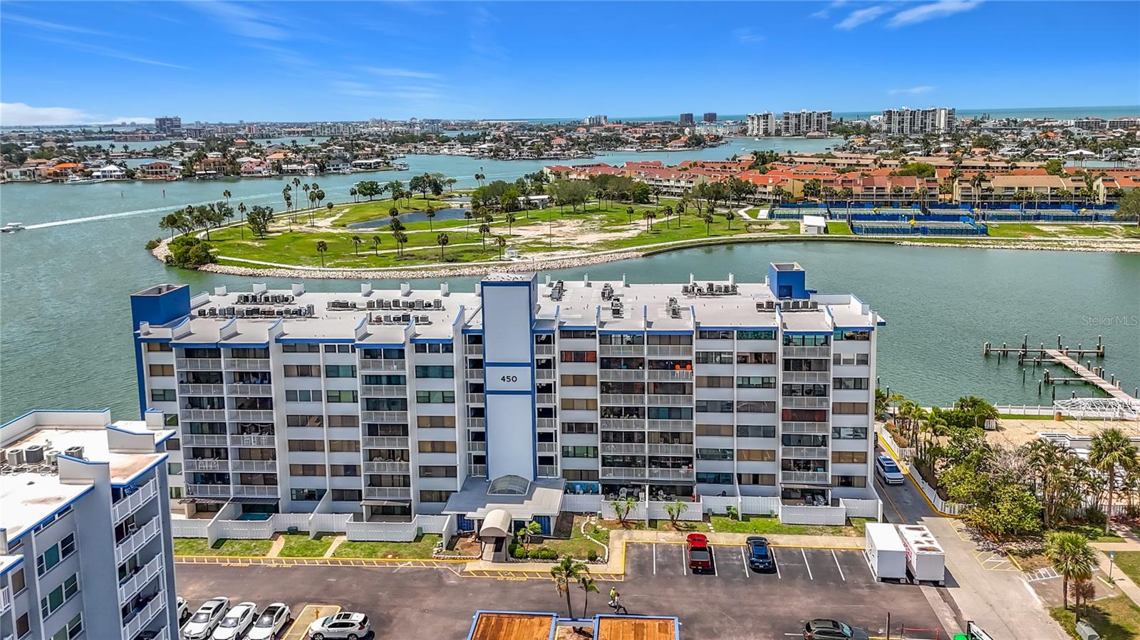 TREASURE ISLAND TENNIS & YACHT CLUB - Residential