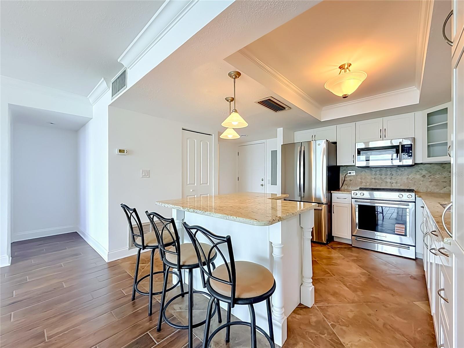TREASURE ISLAND TENNIS & YACHT CLUB - Residential