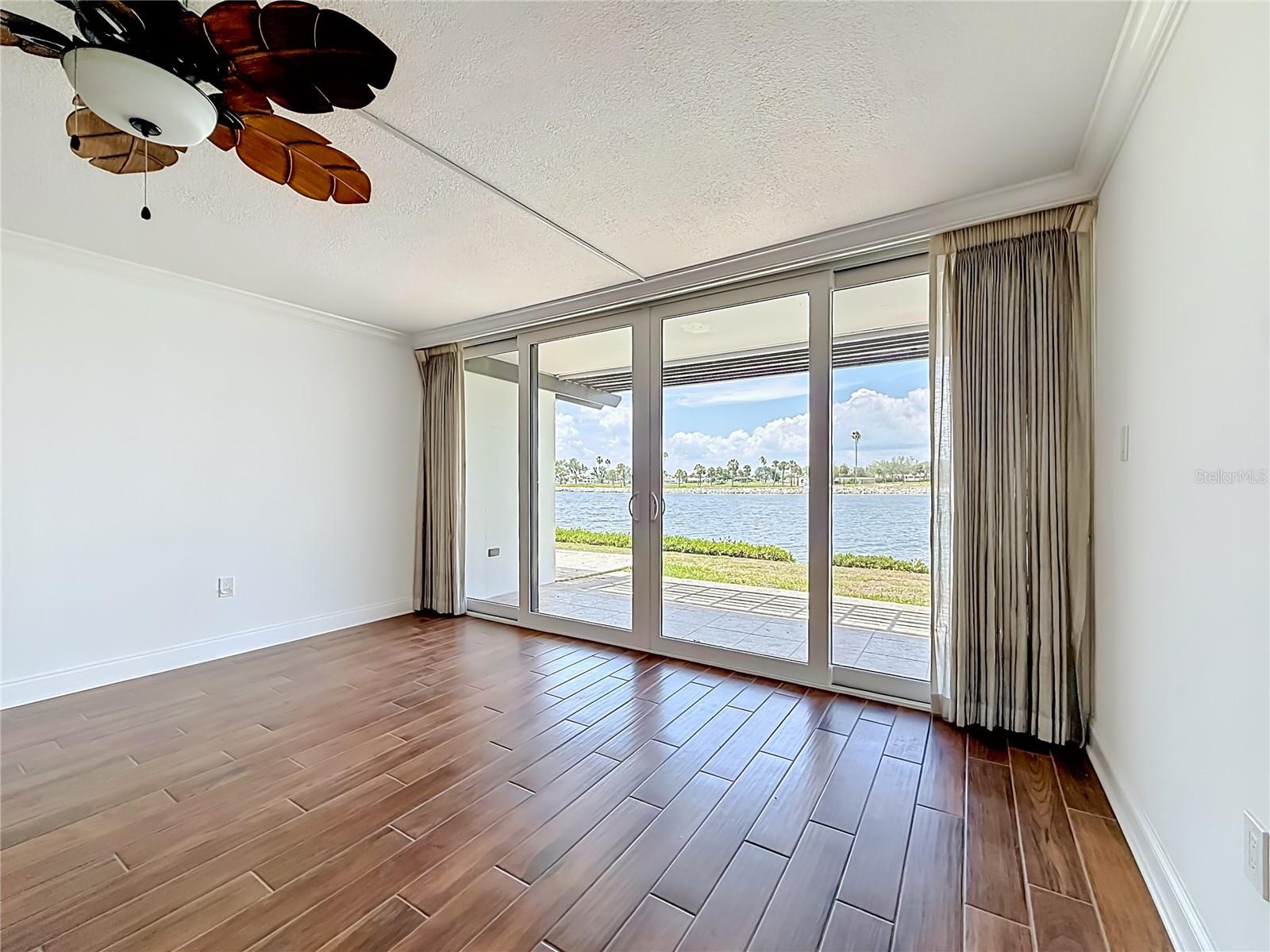 TREASURE ISLAND TENNIS & YACHT CLUB - Residential