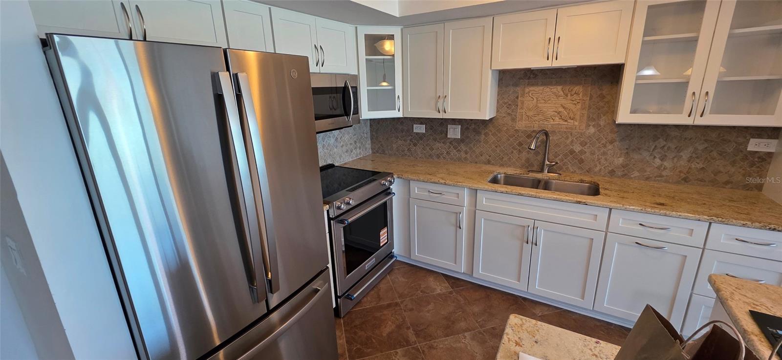 TREASURE ISLAND TENNIS & YACHT CLUB - Residential