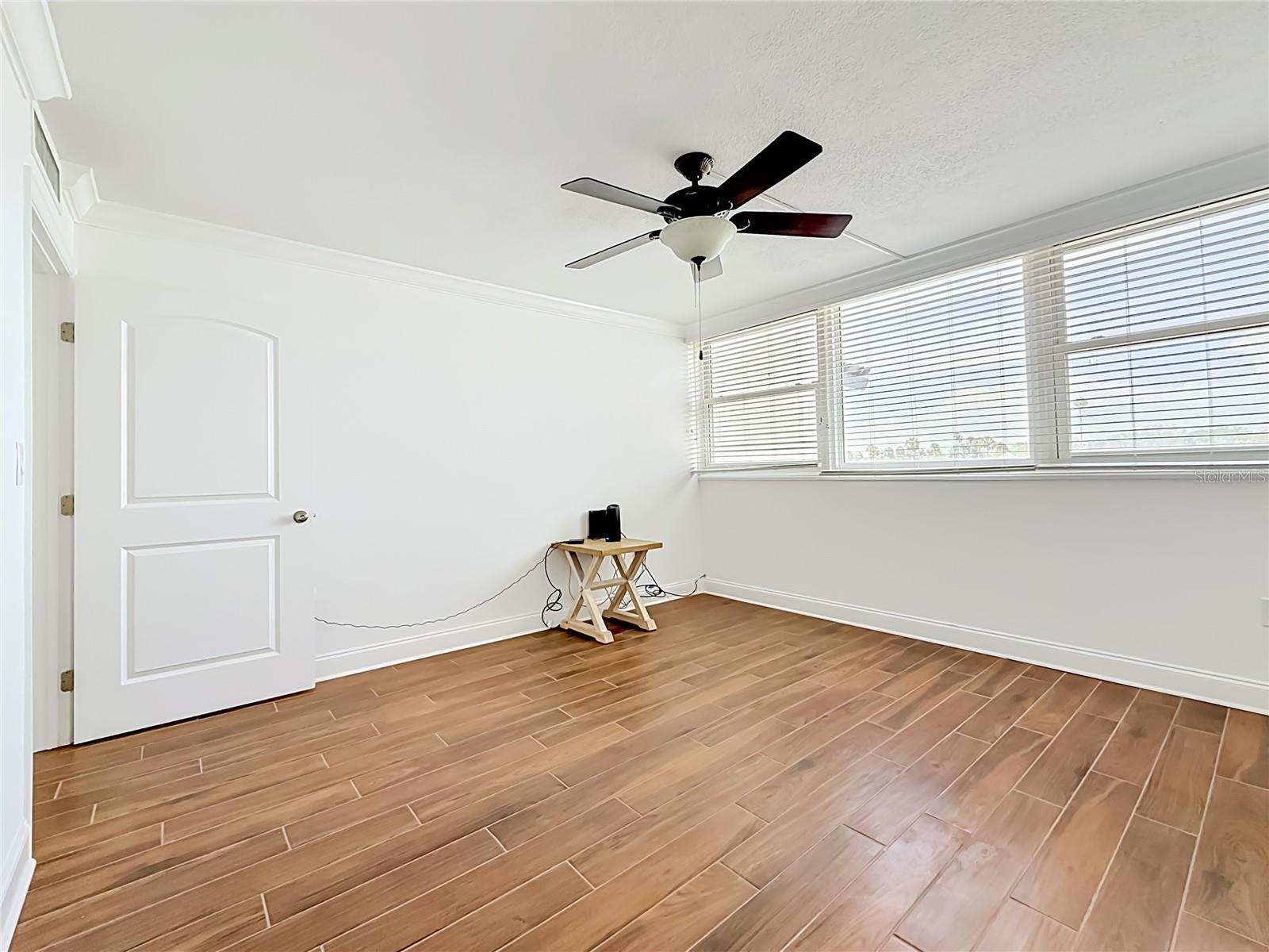 TREASURE ISLAND TENNIS & YACHT CLUB - Residential