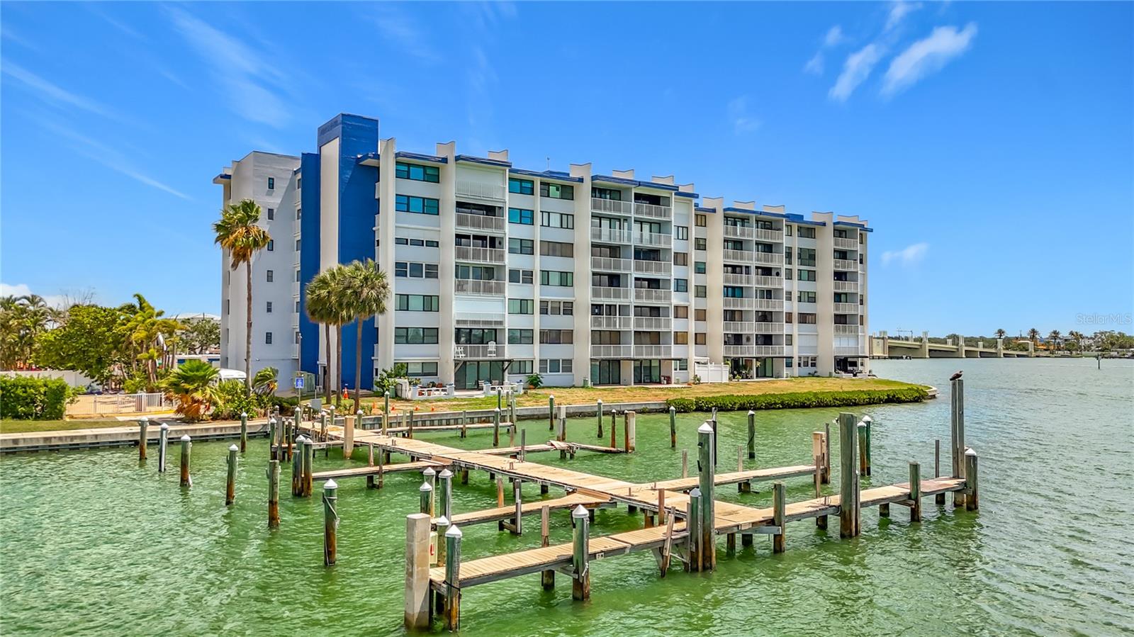 TREASURE ISLAND TENNIS & YACHT CLUB - Residential