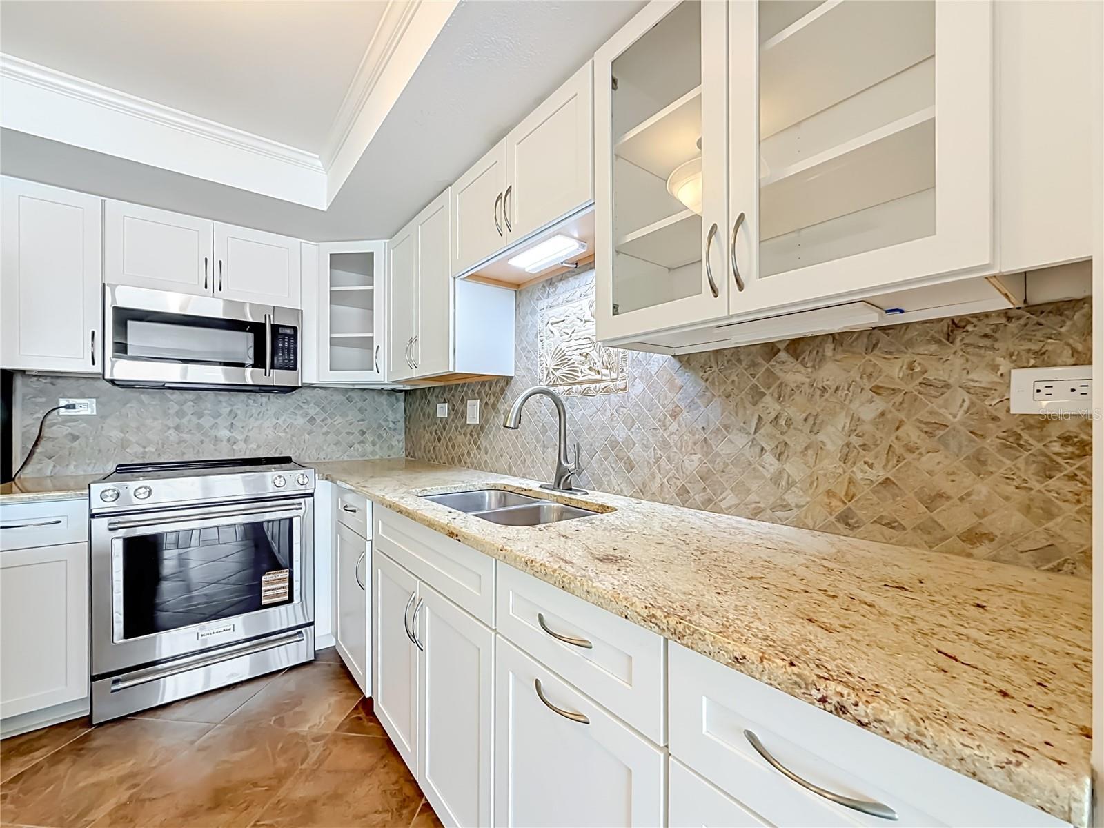 TREASURE ISLAND TENNIS & YACHT CLUB - Residential