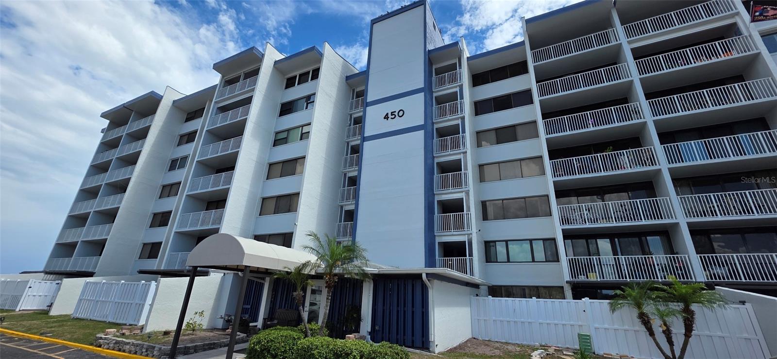 TREASURE ISLAND TENNIS & YACHT CLUB - Residential