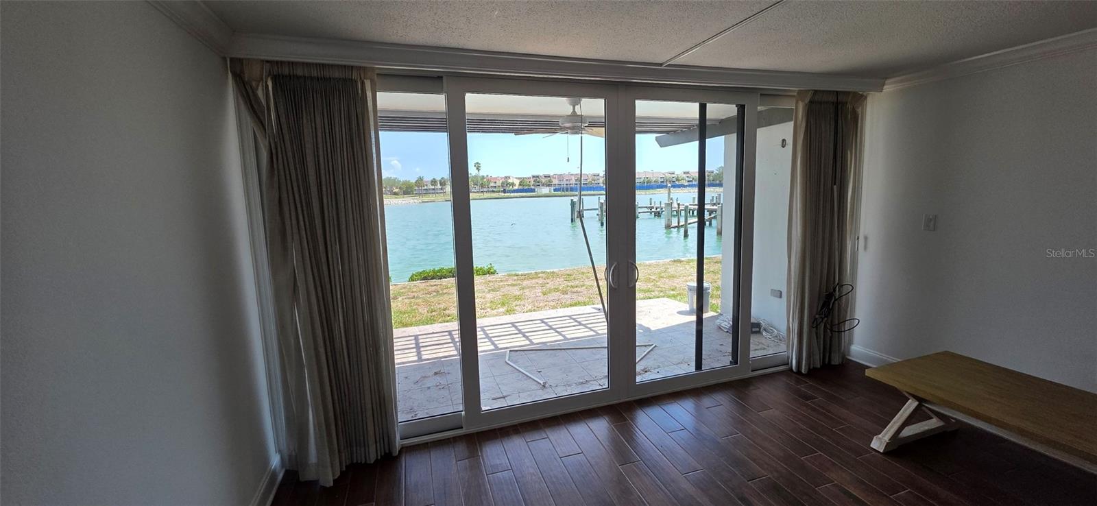 TREASURE ISLAND TENNIS & YACHT CLUB - Residential