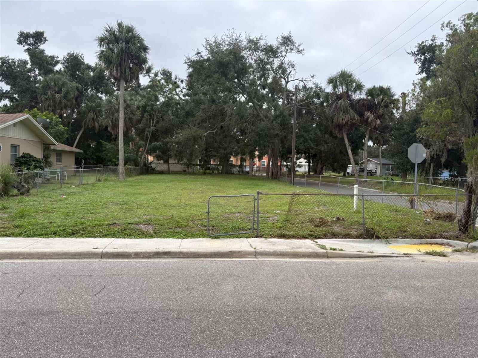 NEWTOWN SOUTH SIDE ADD TO - Land